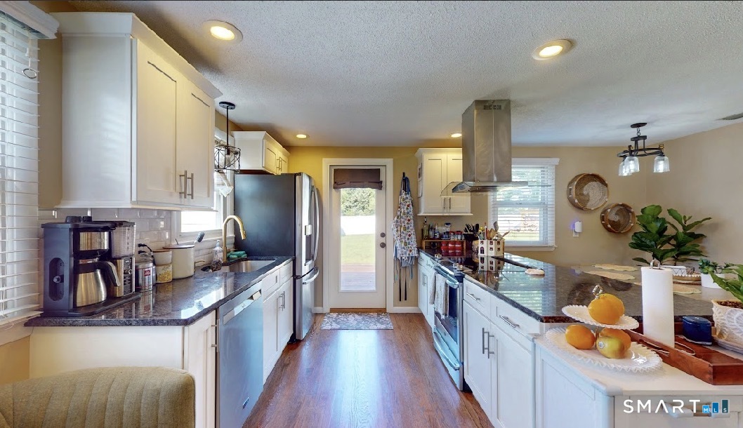 200 Brook Street photo 7