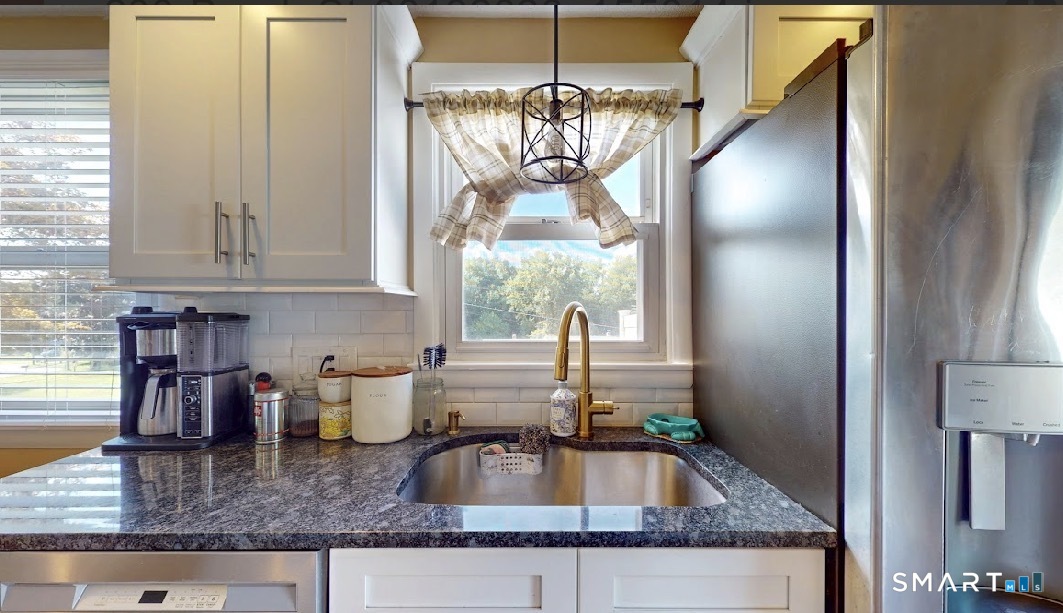 200 Brook Street photo 9