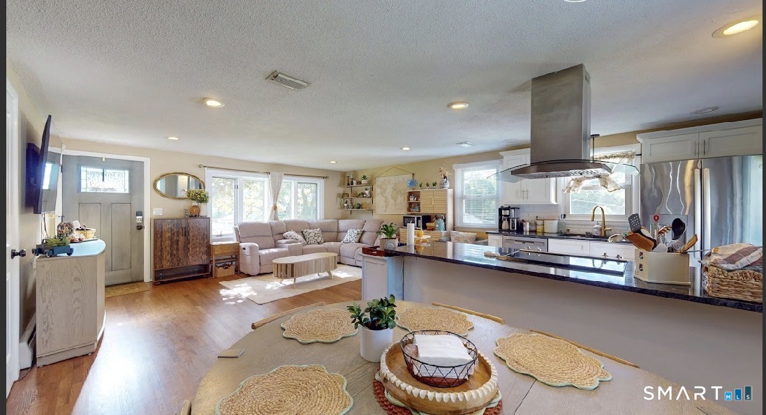 200 Brook Street photo 11