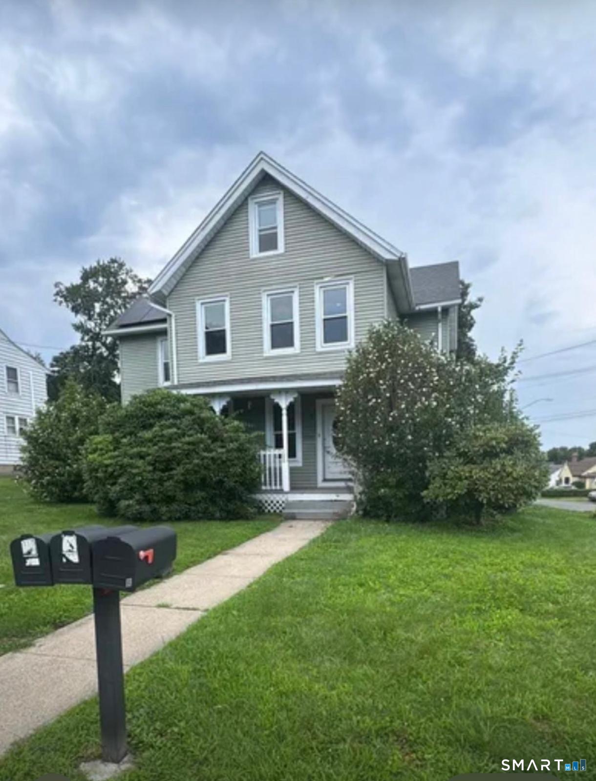 27 Lewis Street