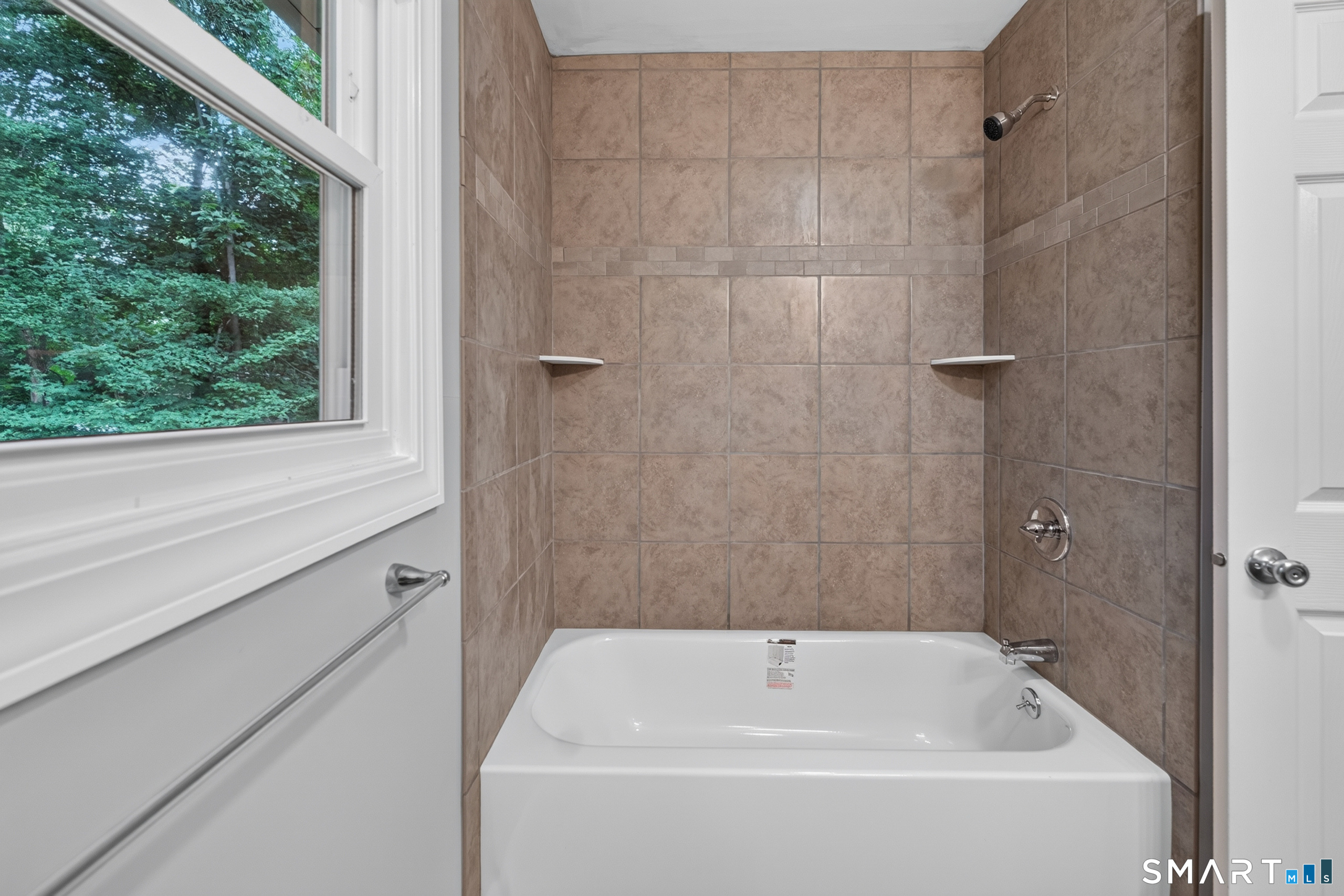 11 Glover Avenue photo 18