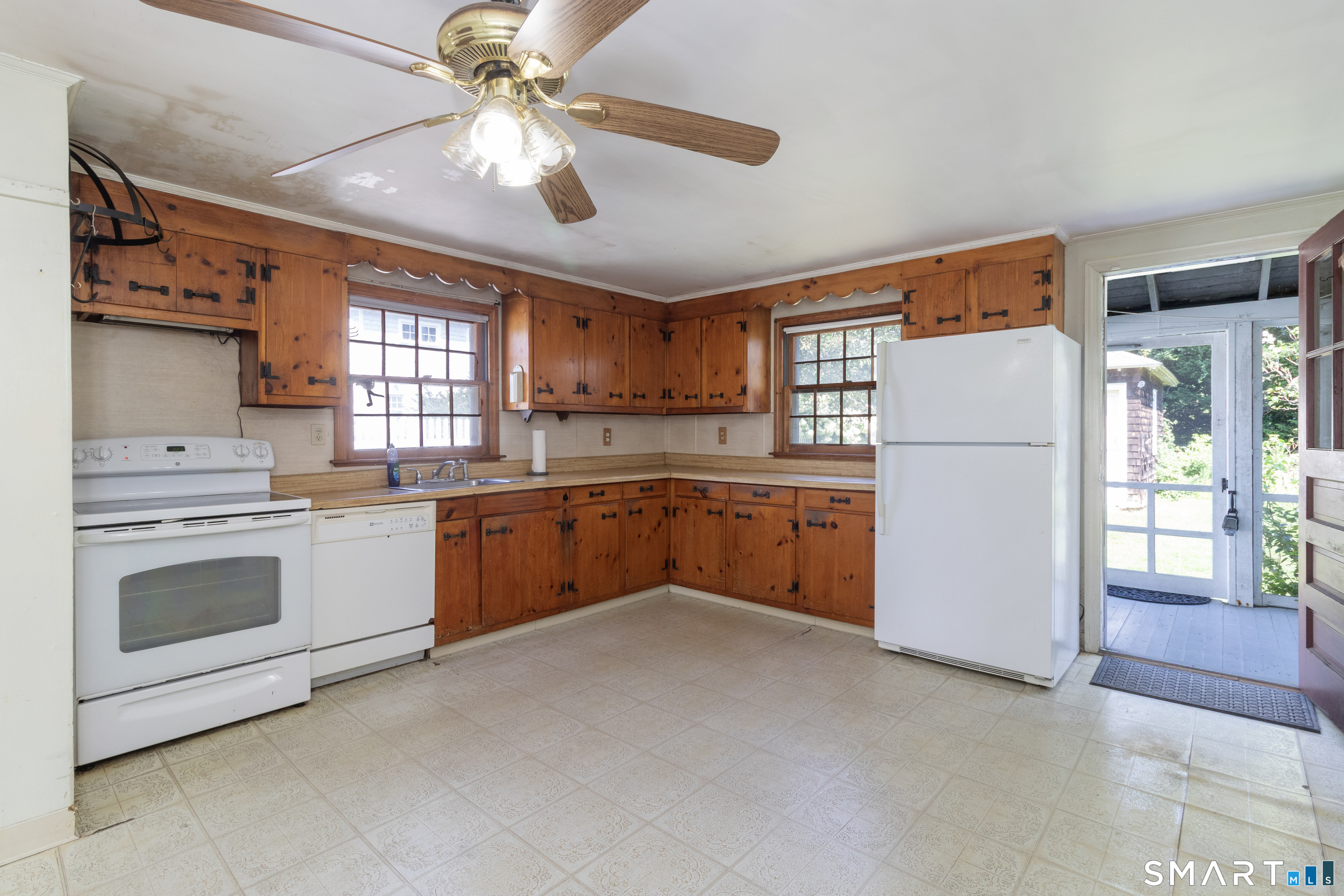 35 Neptune Avenue photo 10