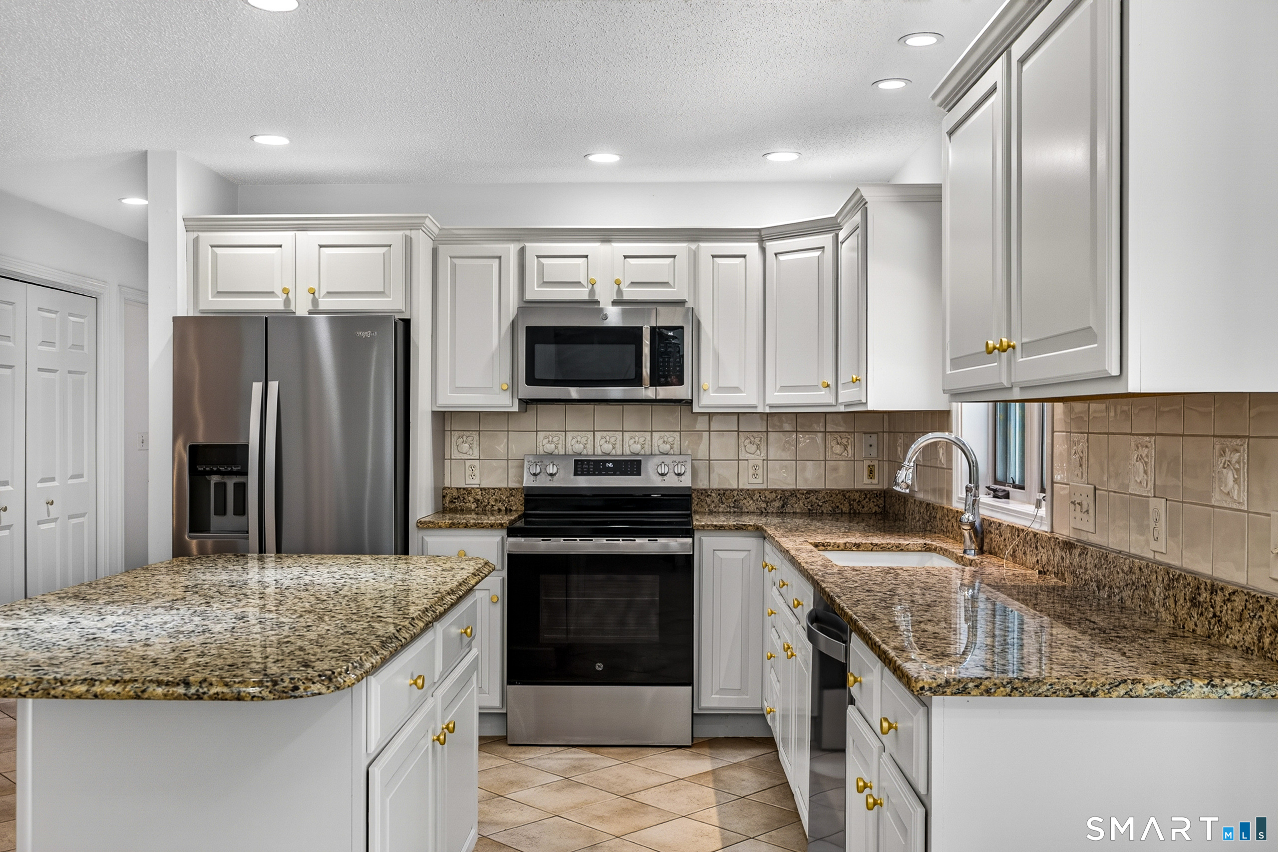 51 Deerwood Road photo 13