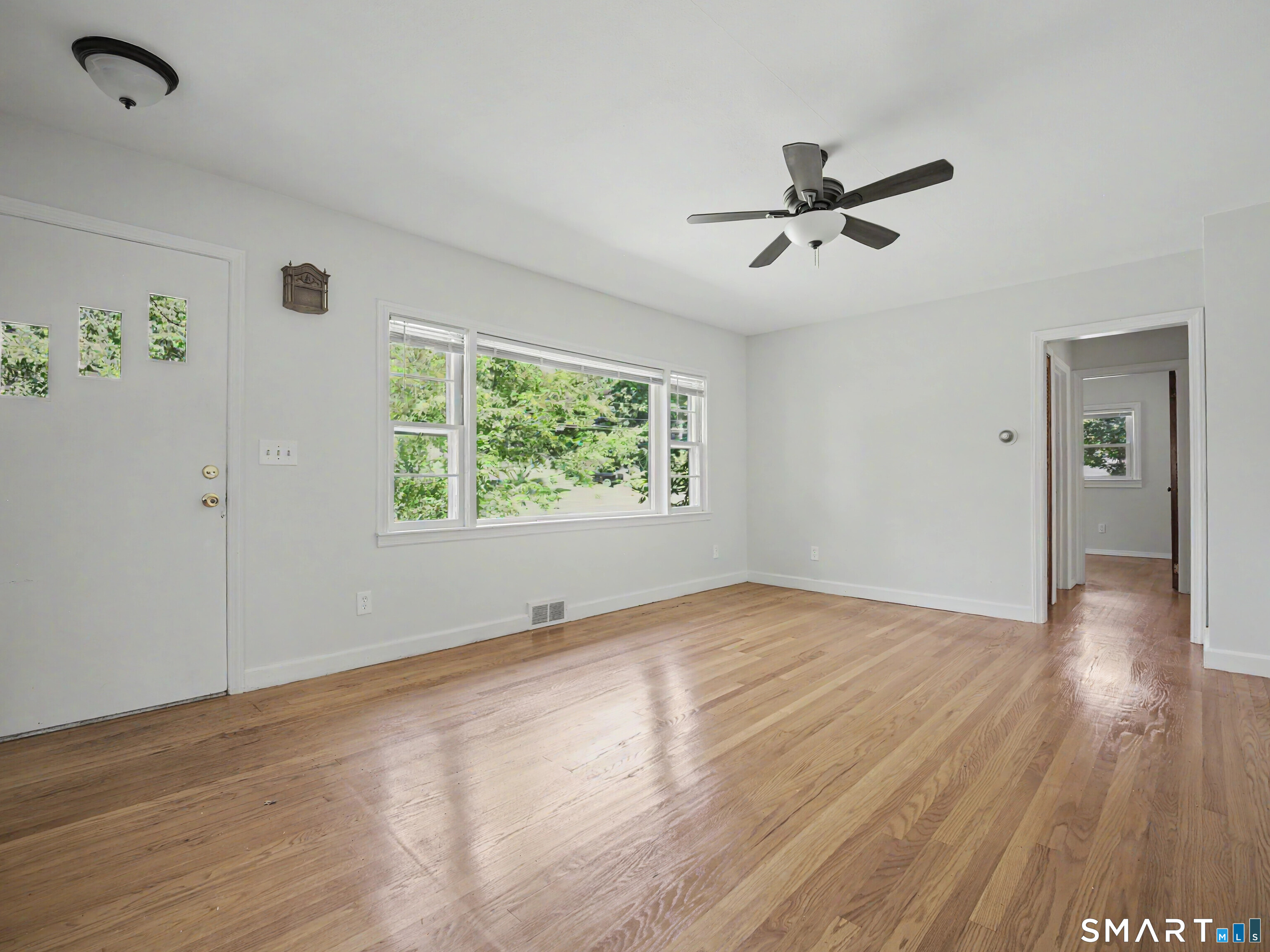 141 Corrigan Avenue photo 11