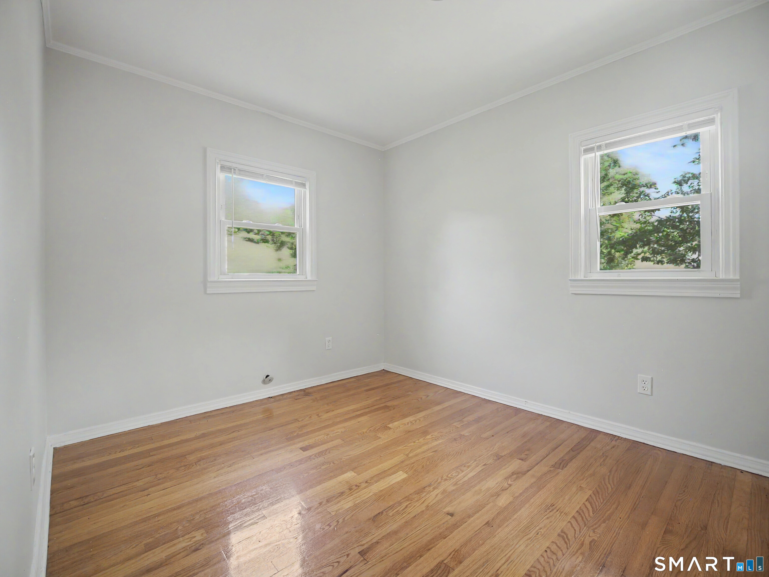141 Corrigan Avenue photo 15