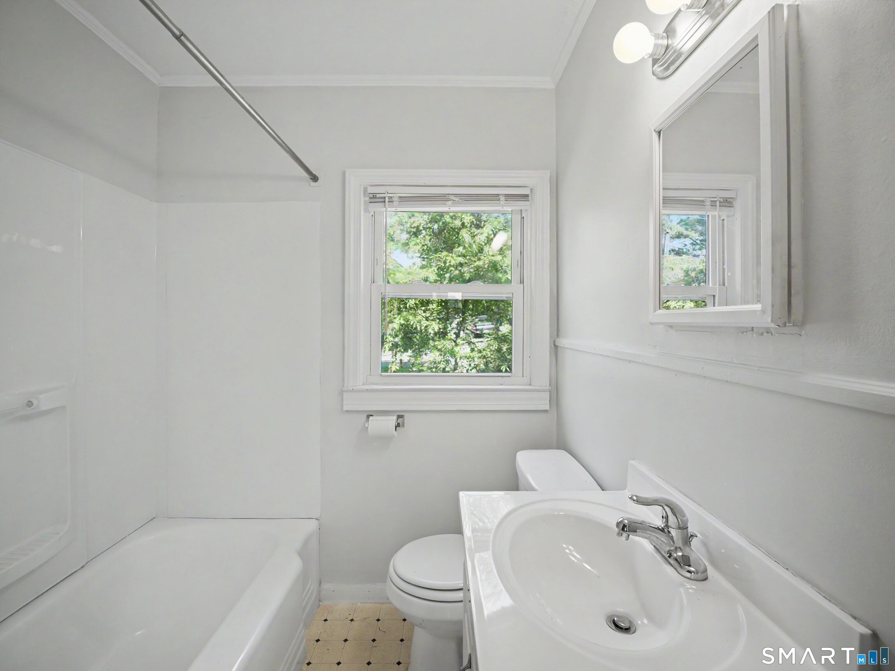 141 Corrigan Avenue photo 17