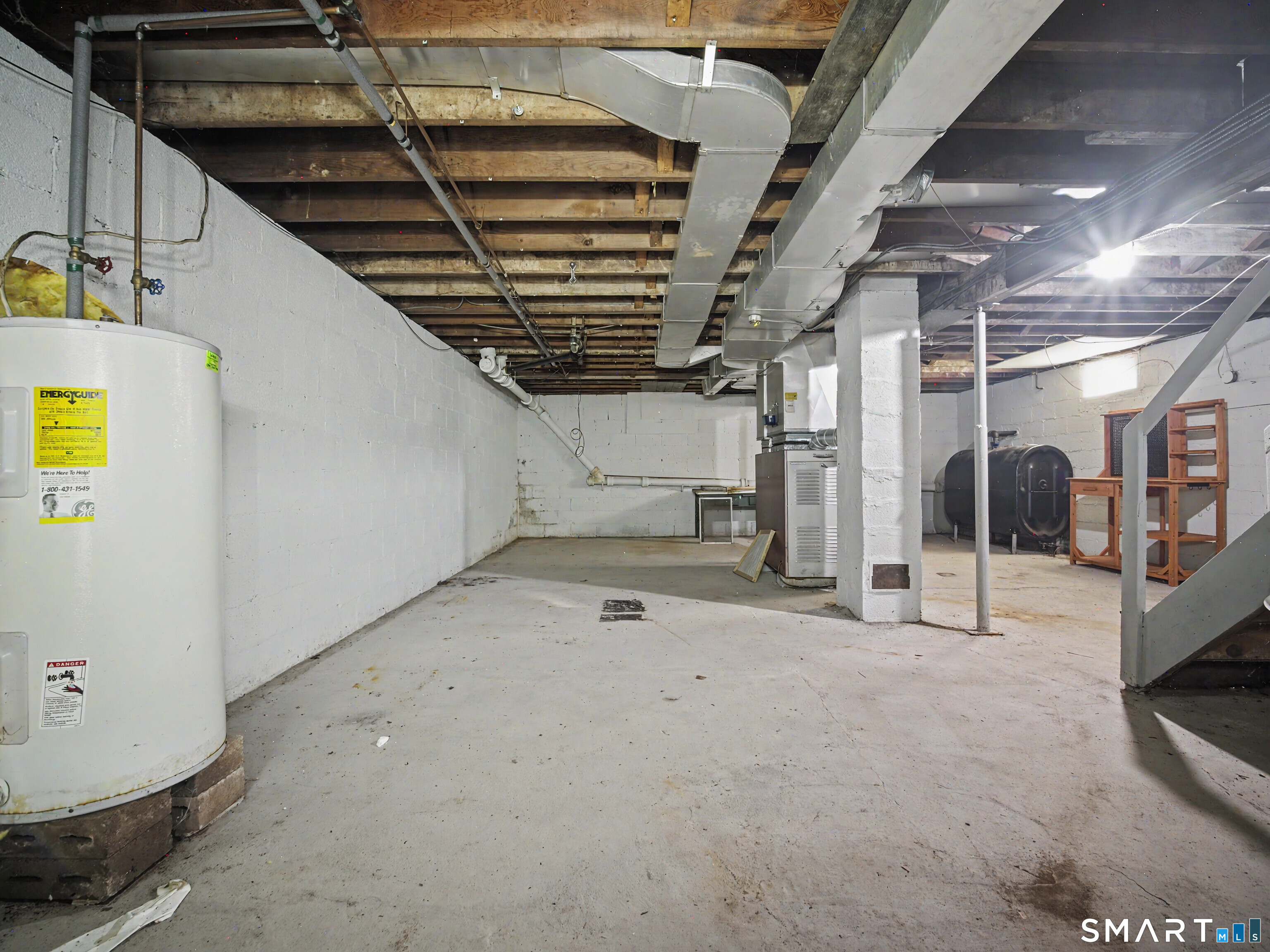 141 Corrigan Avenue photo 28