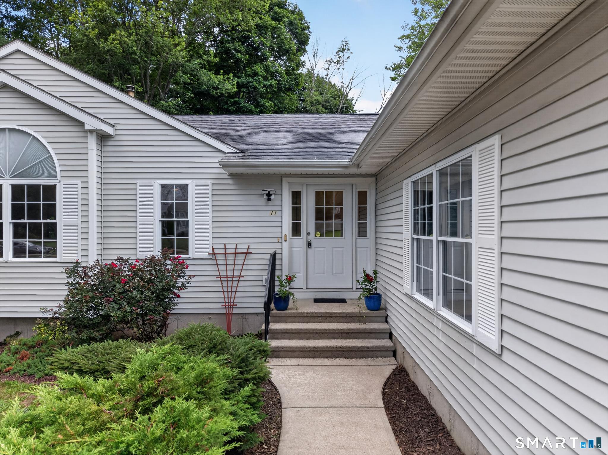 11 John W Luty Drive photo 3