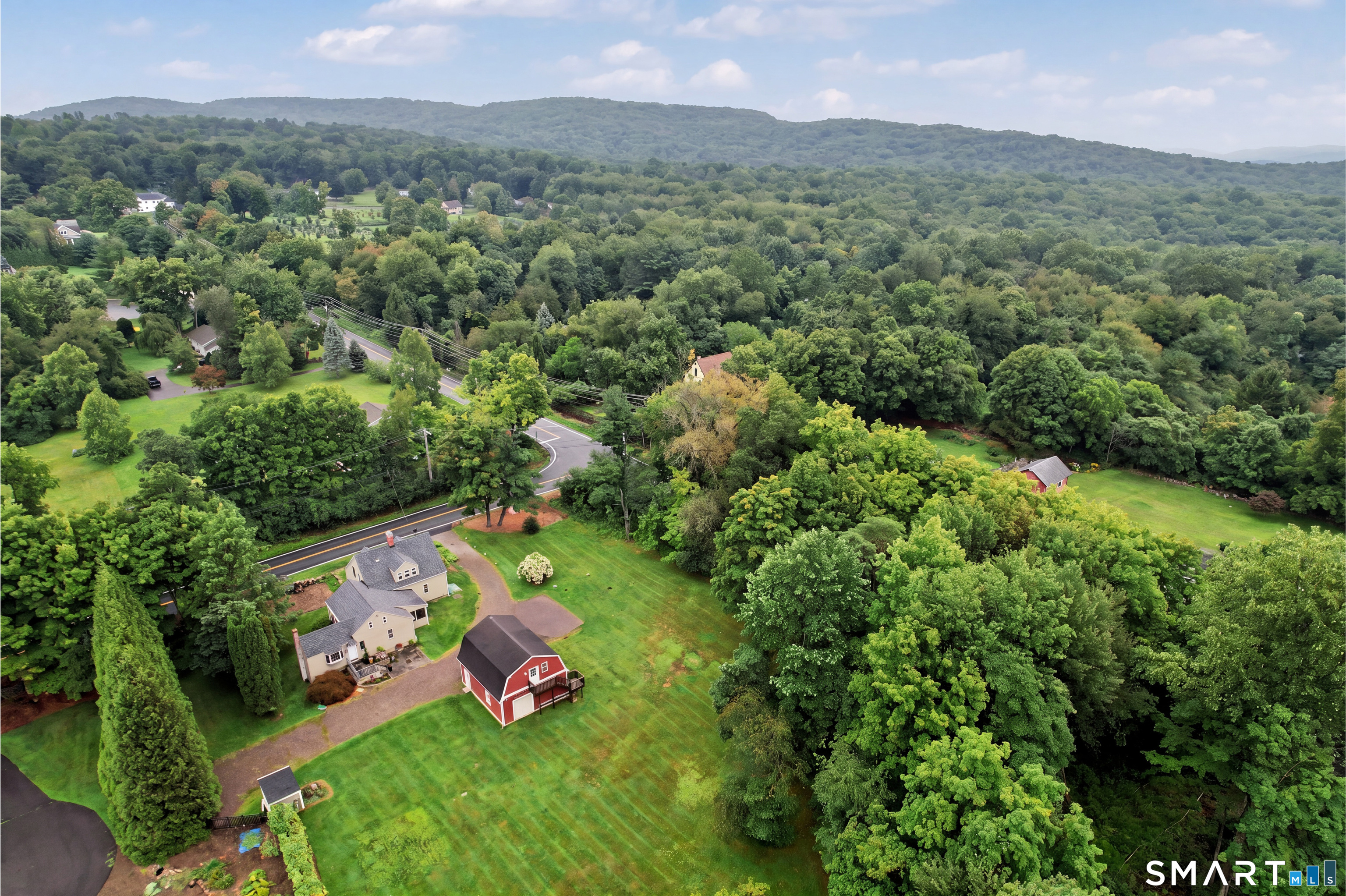 2nd image of 136 Chestnut Tree Hill Rd, Oxford, CT 06478 | MLS# 24199460