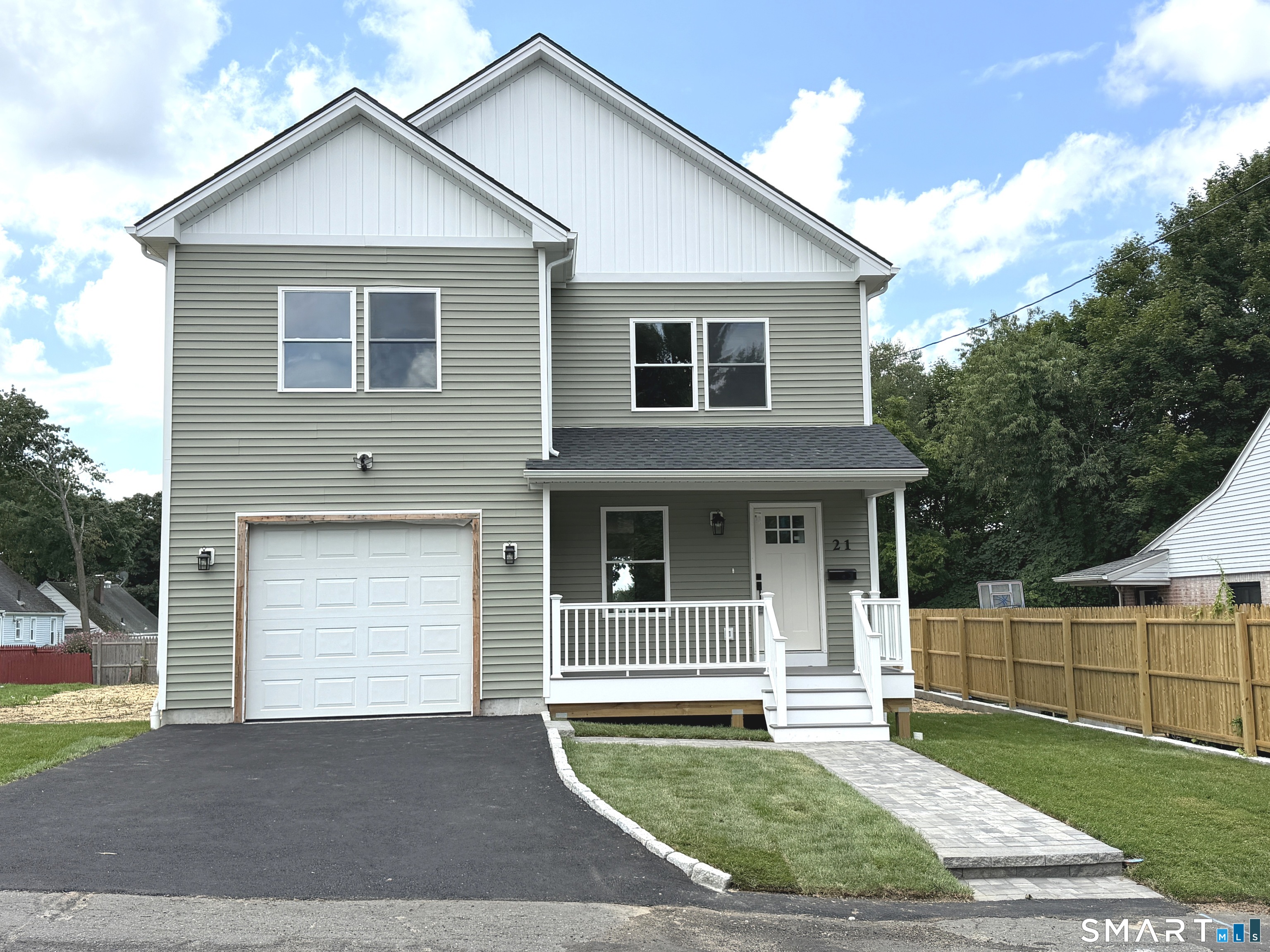 17 Dracut Avenue, Waterbury