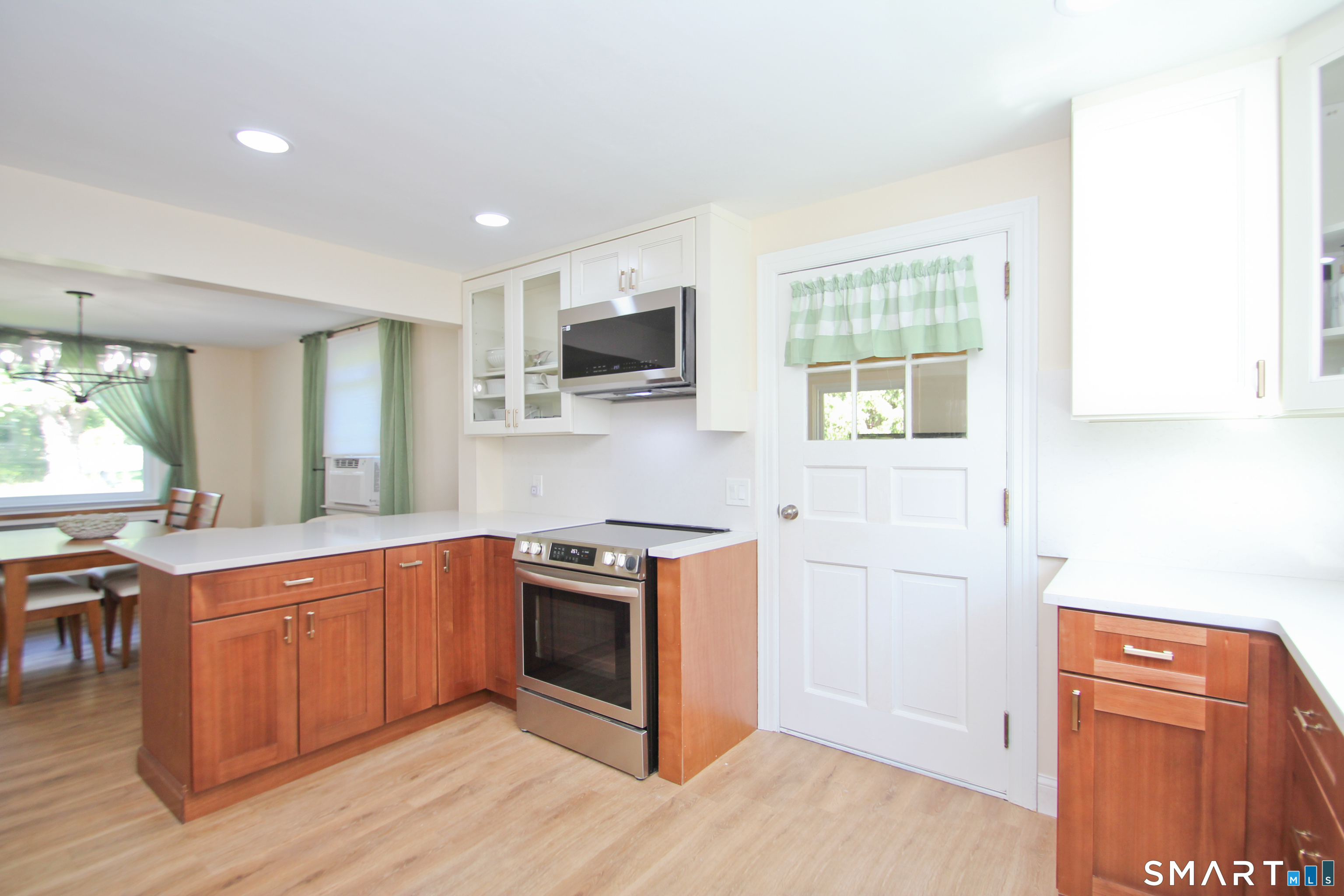 11 Esther Avenue photo 16