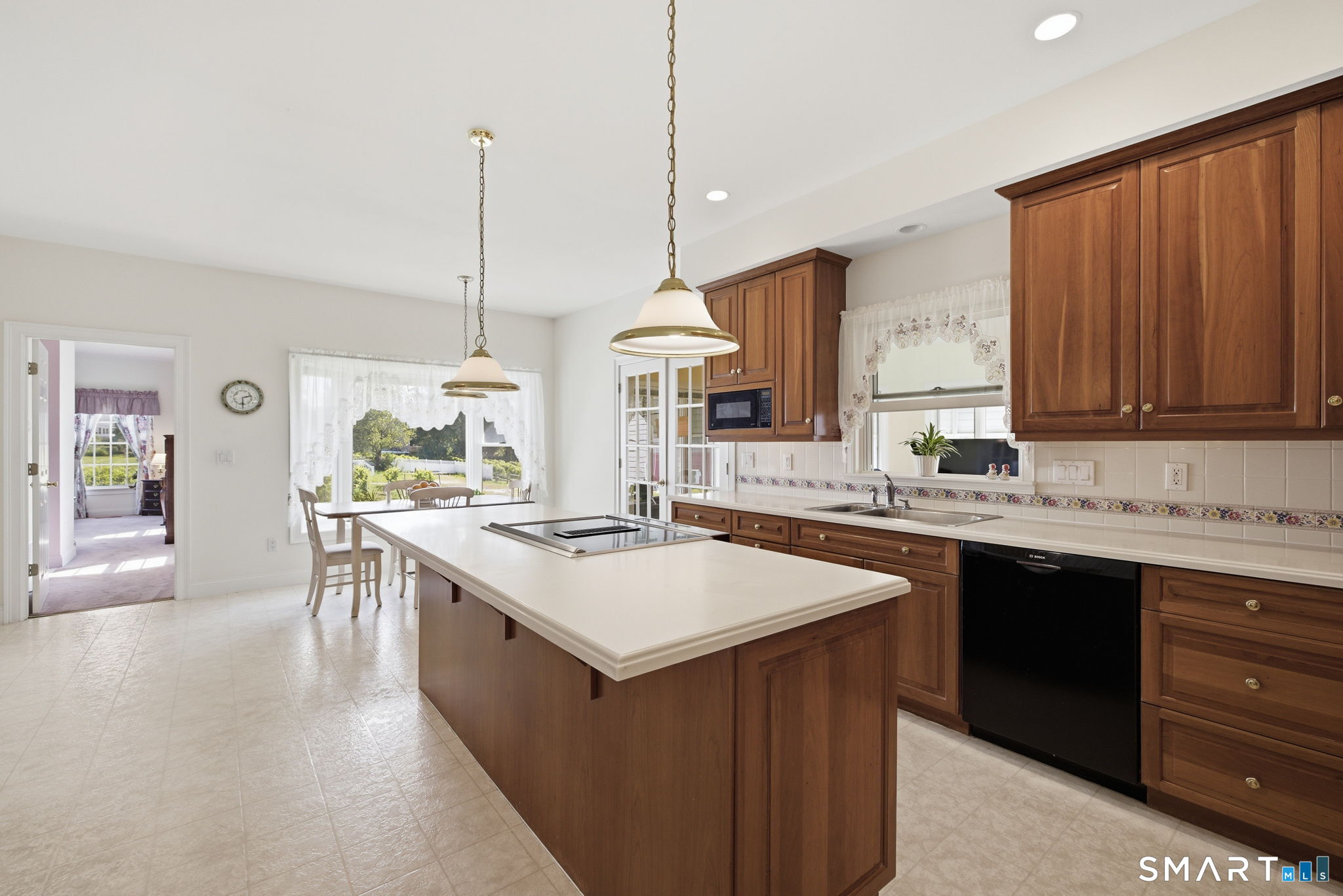 129 West Town Street photo 17