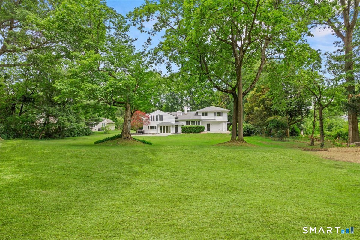 10 Bowman Drive photo 2