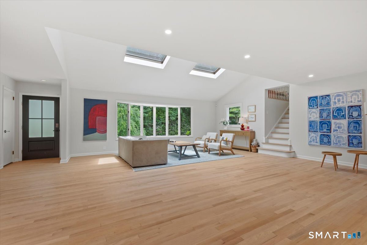 10 Bowman Drive photo 3