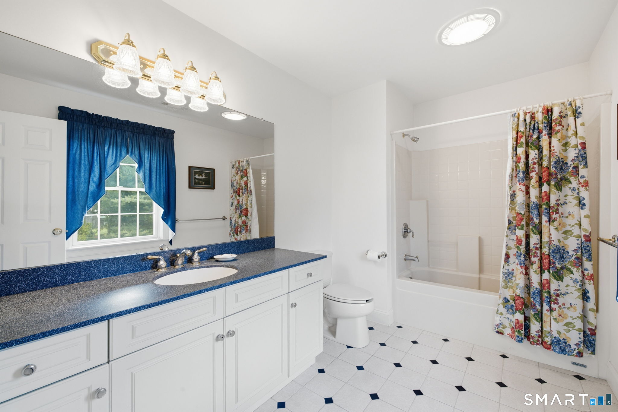 129 West Town Street photo 34