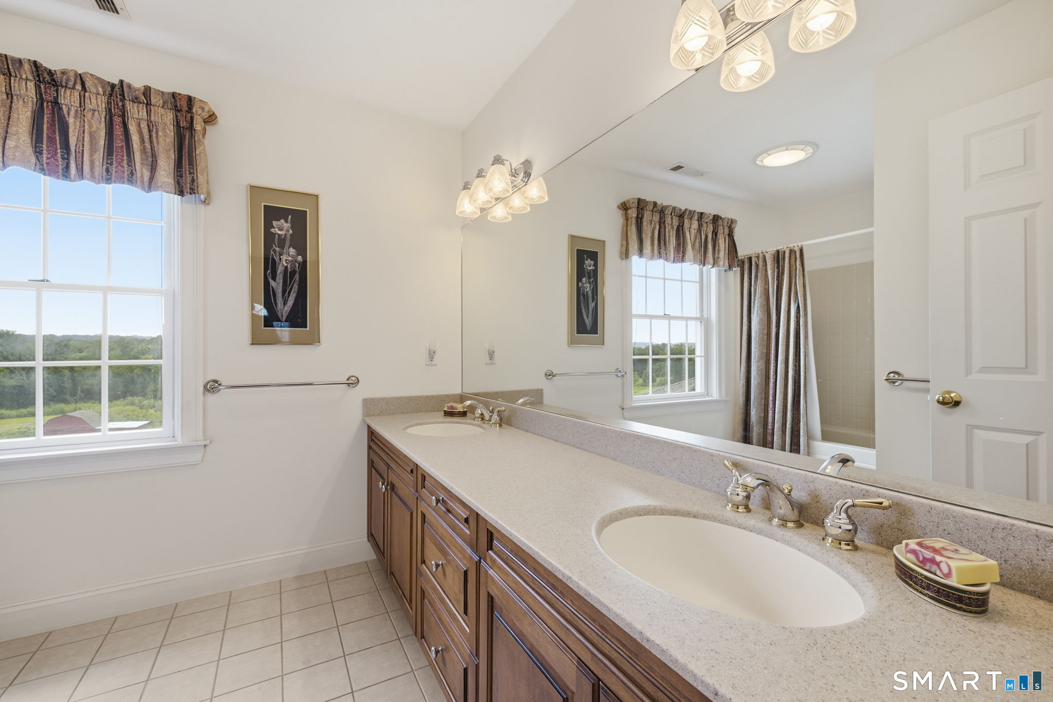 129 West Town Street photo 35