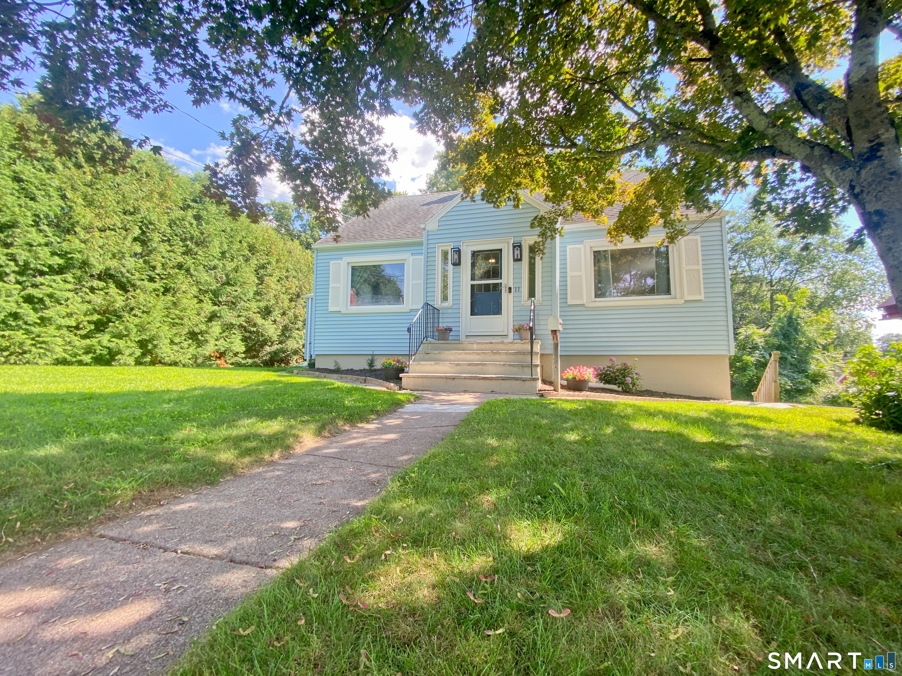 11 Esther Avenue photo 35