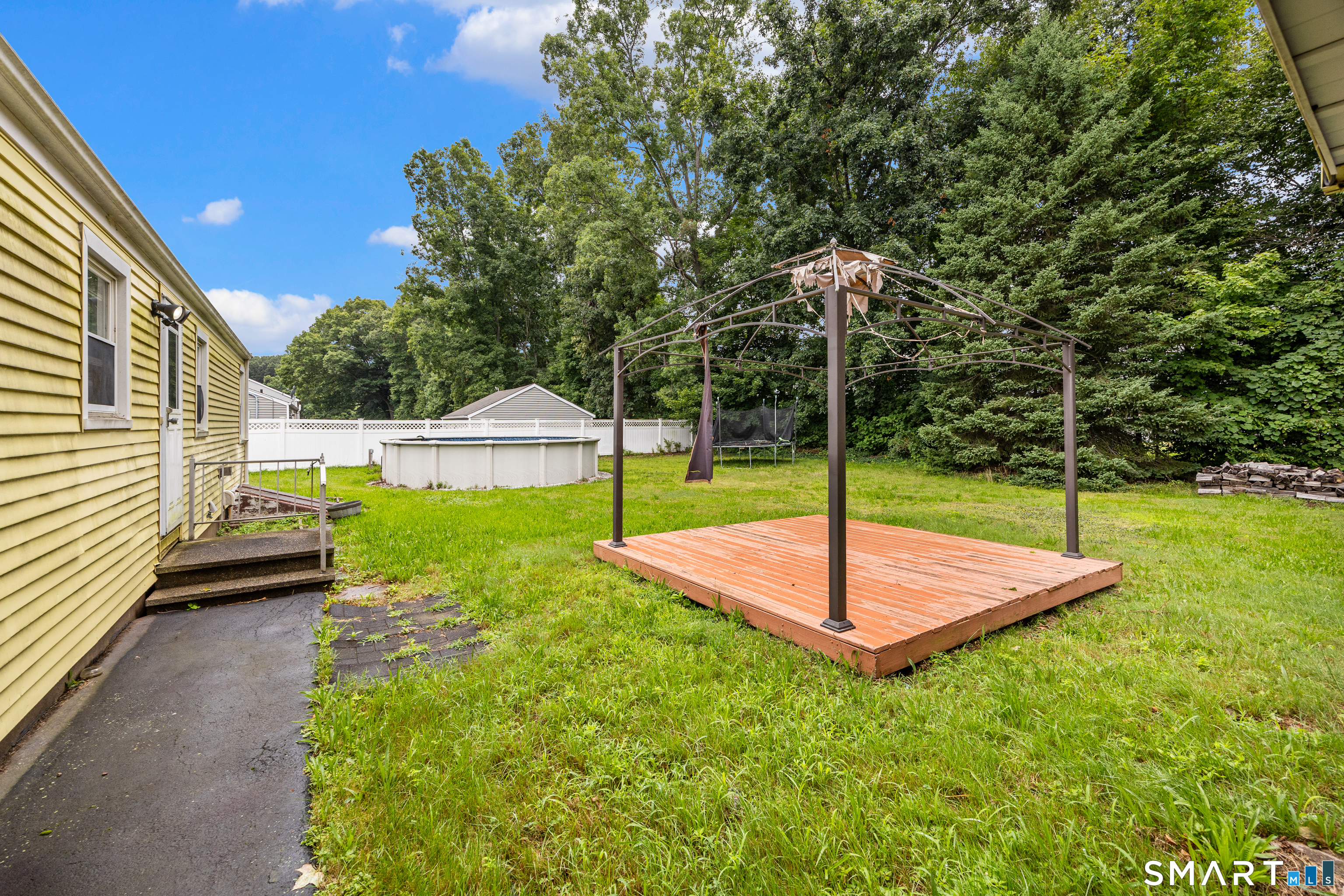 58 Robin Hill Road photo 17