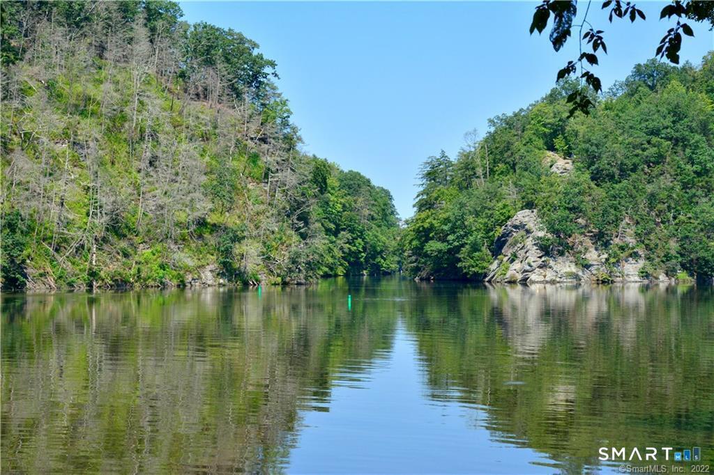 67 Lake Lillinonah Road North photo 3