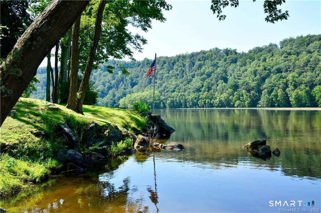 67 Lake Lillinonah Road North