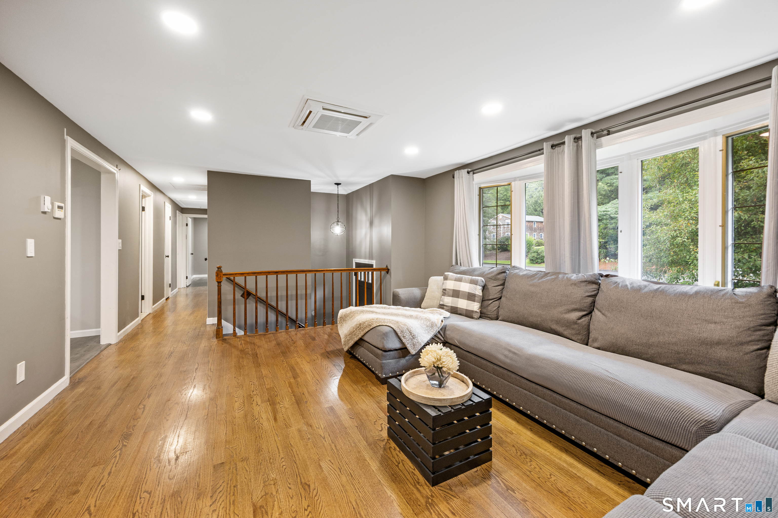 14 Glen Hollow Drive photo 8