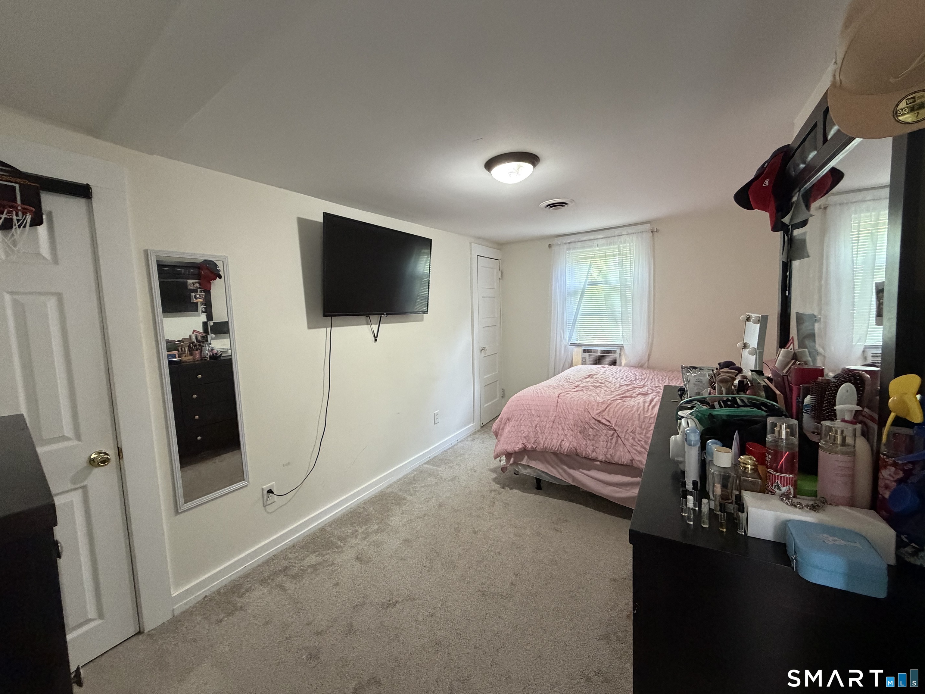 539 Bloomfield Avenue photo 11