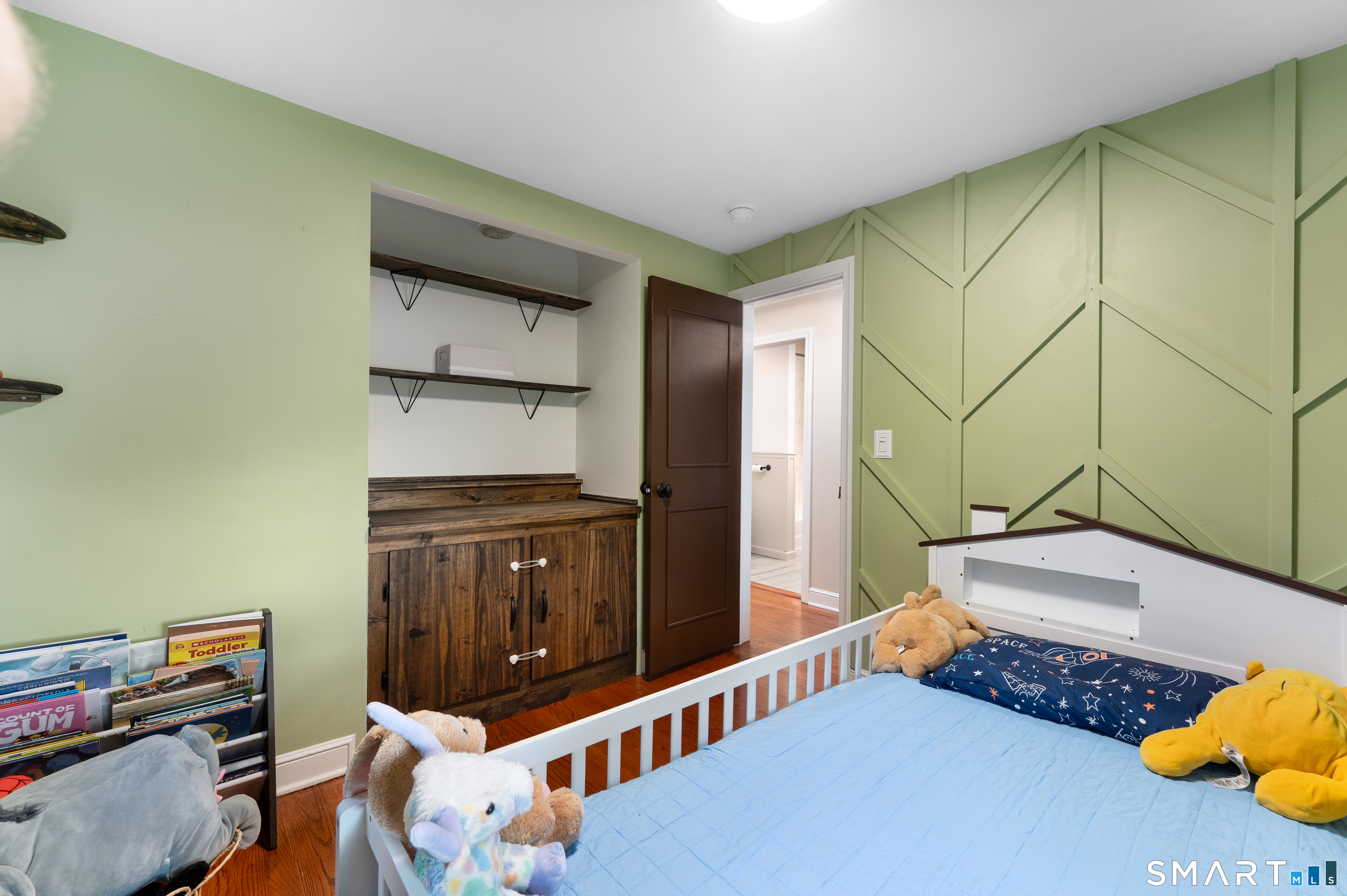 263 Carter Lane photo 25