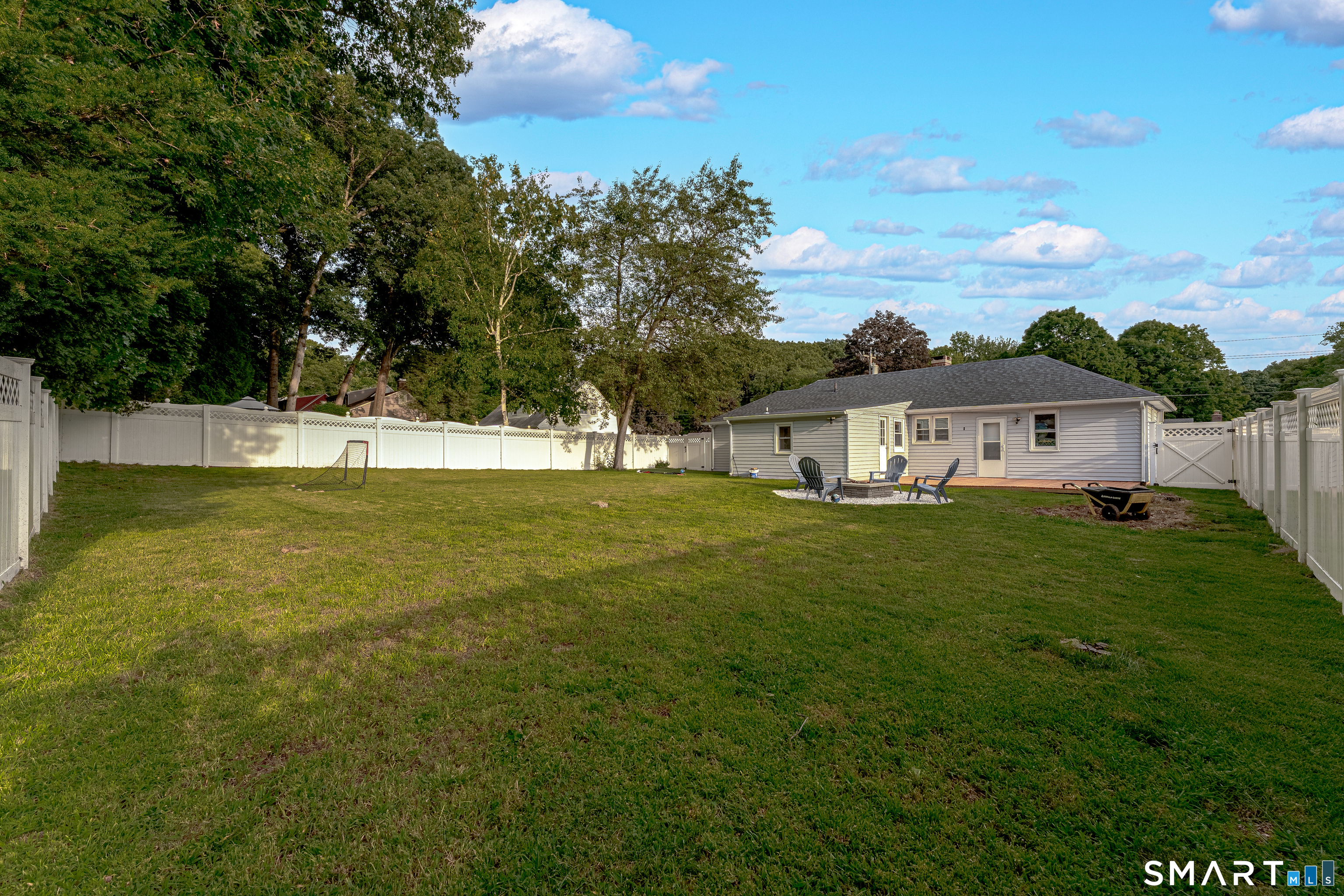 263 Carter Lane photo 33