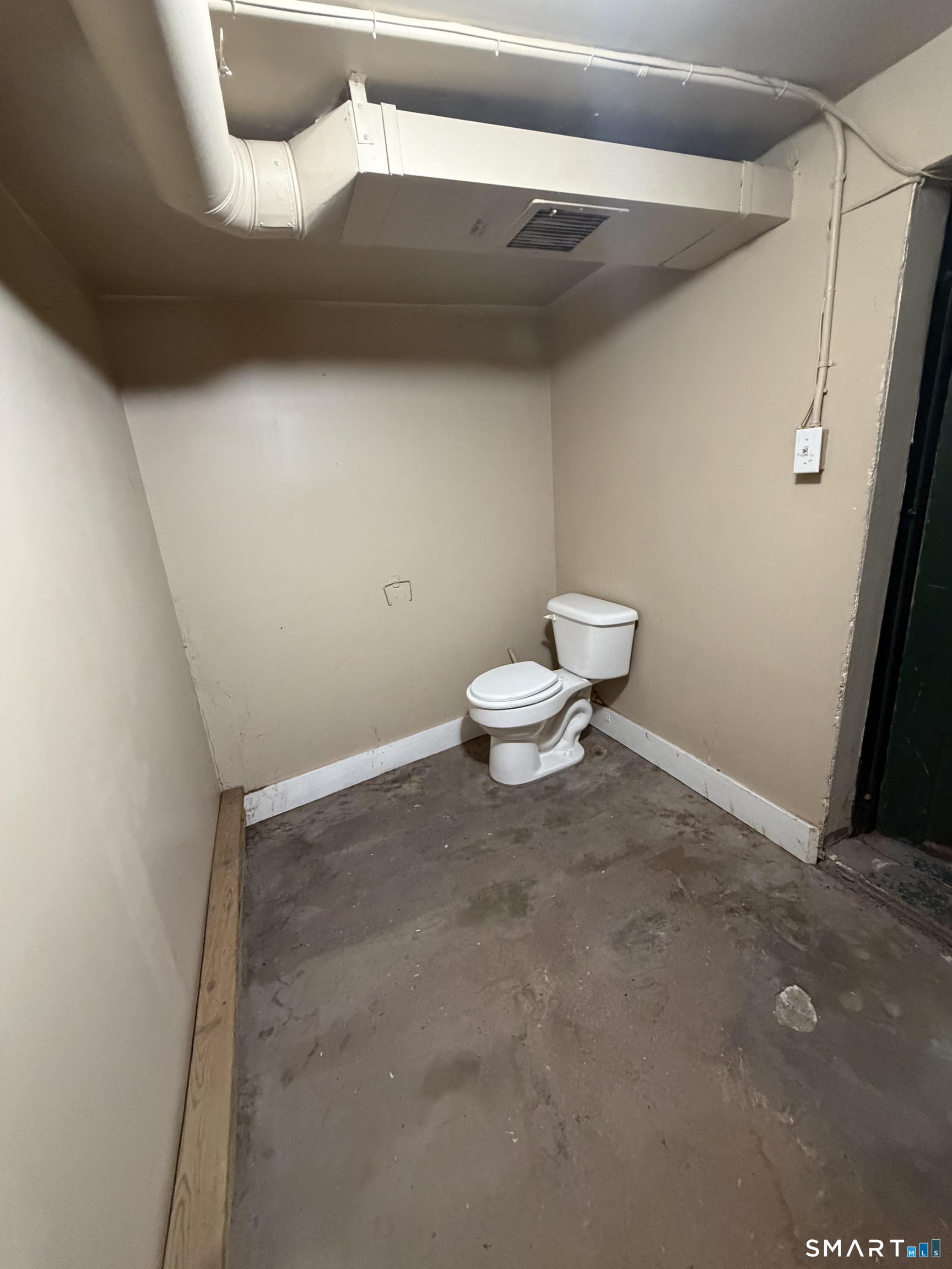 539 Bloomfield Avenue photo 18