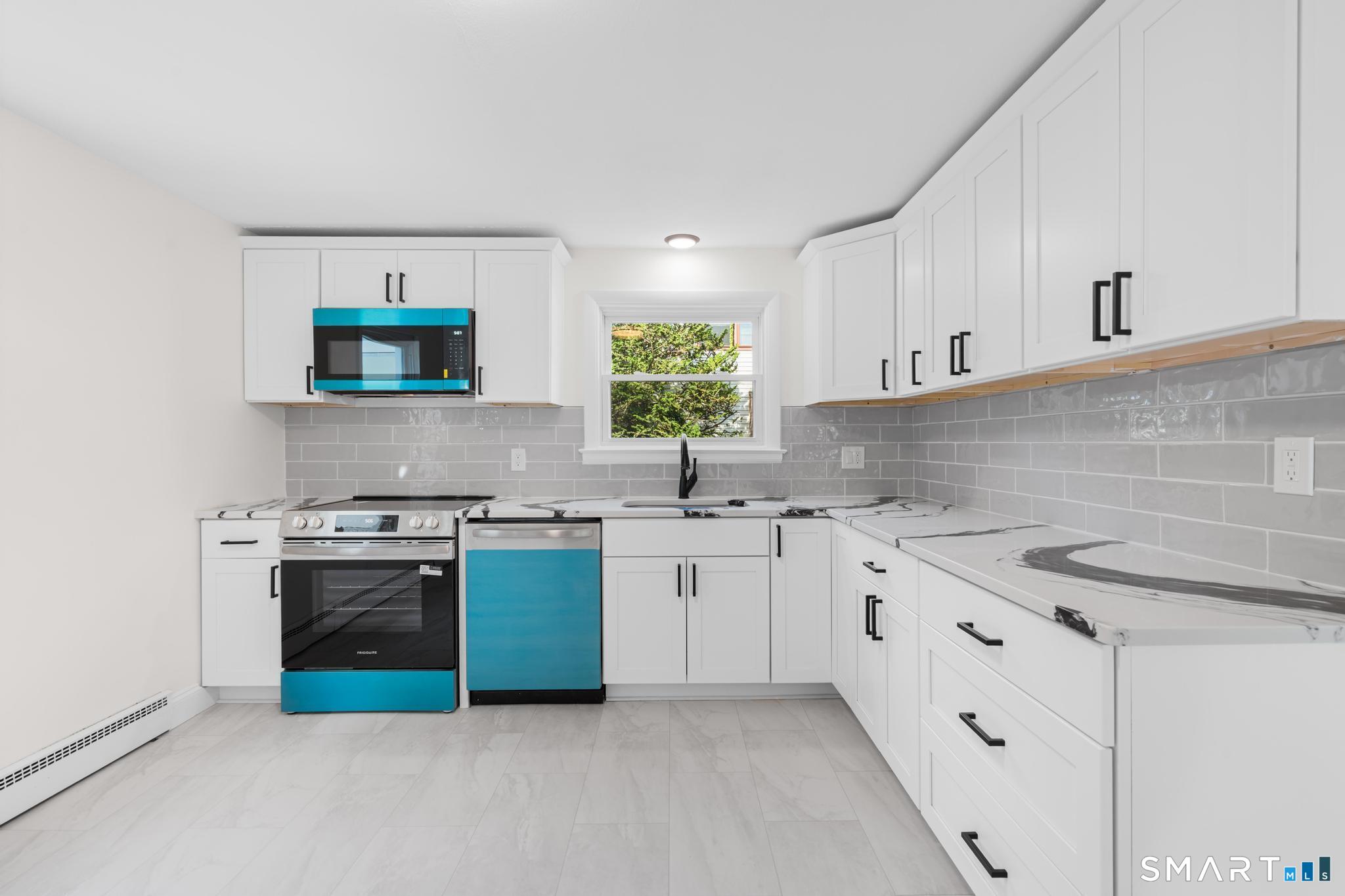 51 Lawrence Street photo 12