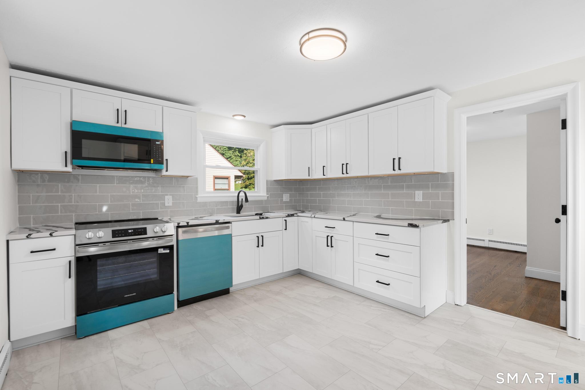 51 Lawrence Street photo 13