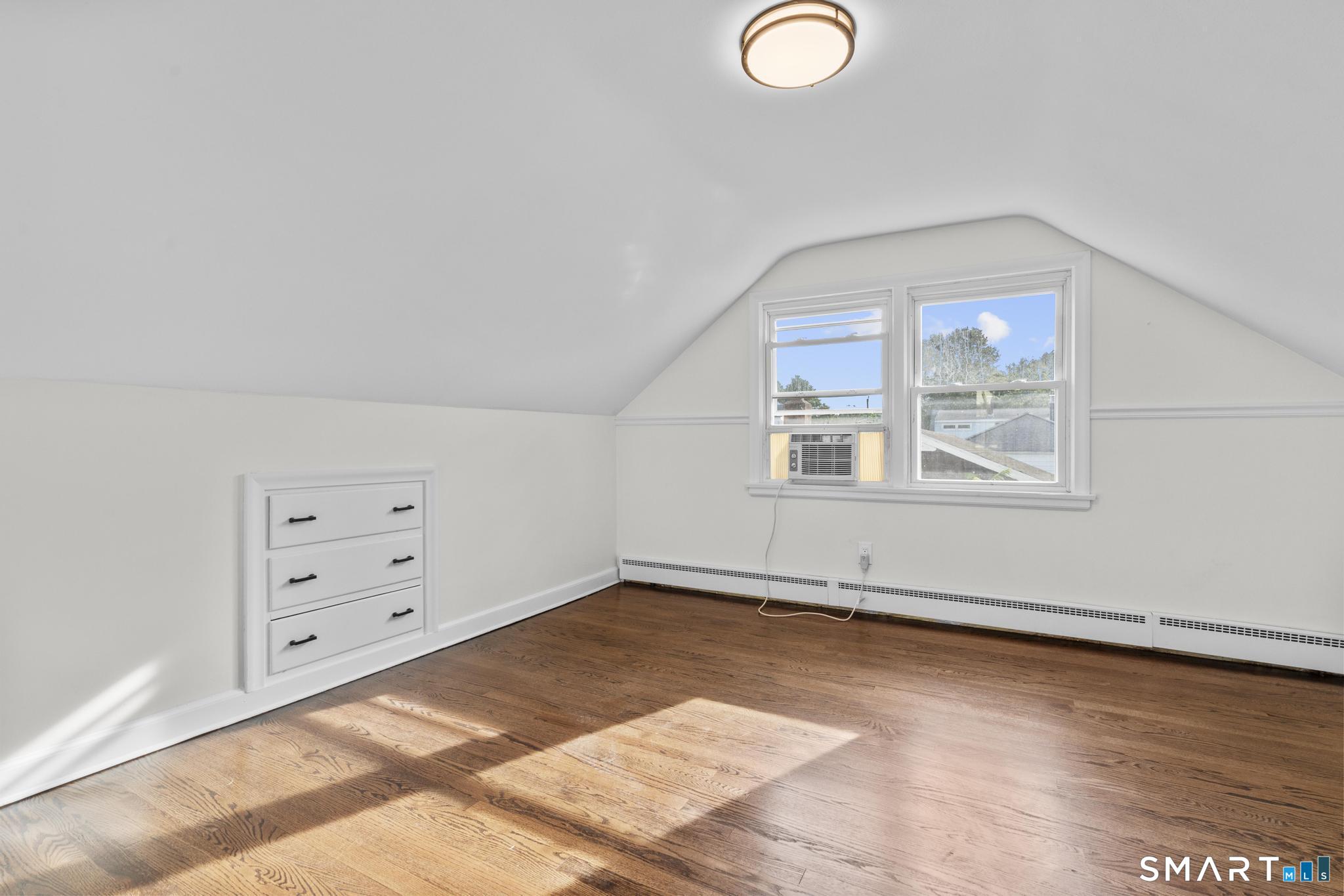 51 Lawrence Street photo 25