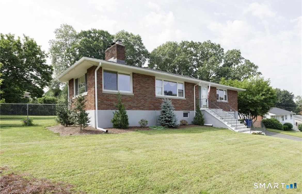 2nd image of 433 Highland Dr, Waterbury, CT 06708 | MLS# 24189293