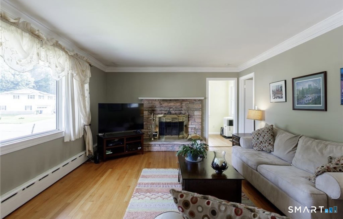 Photo 3 of Single family home for sale at 433 Highland Dr, Waterbury, CT 06708 | MLS# 24189293 | Listing updated on 2026-09-17