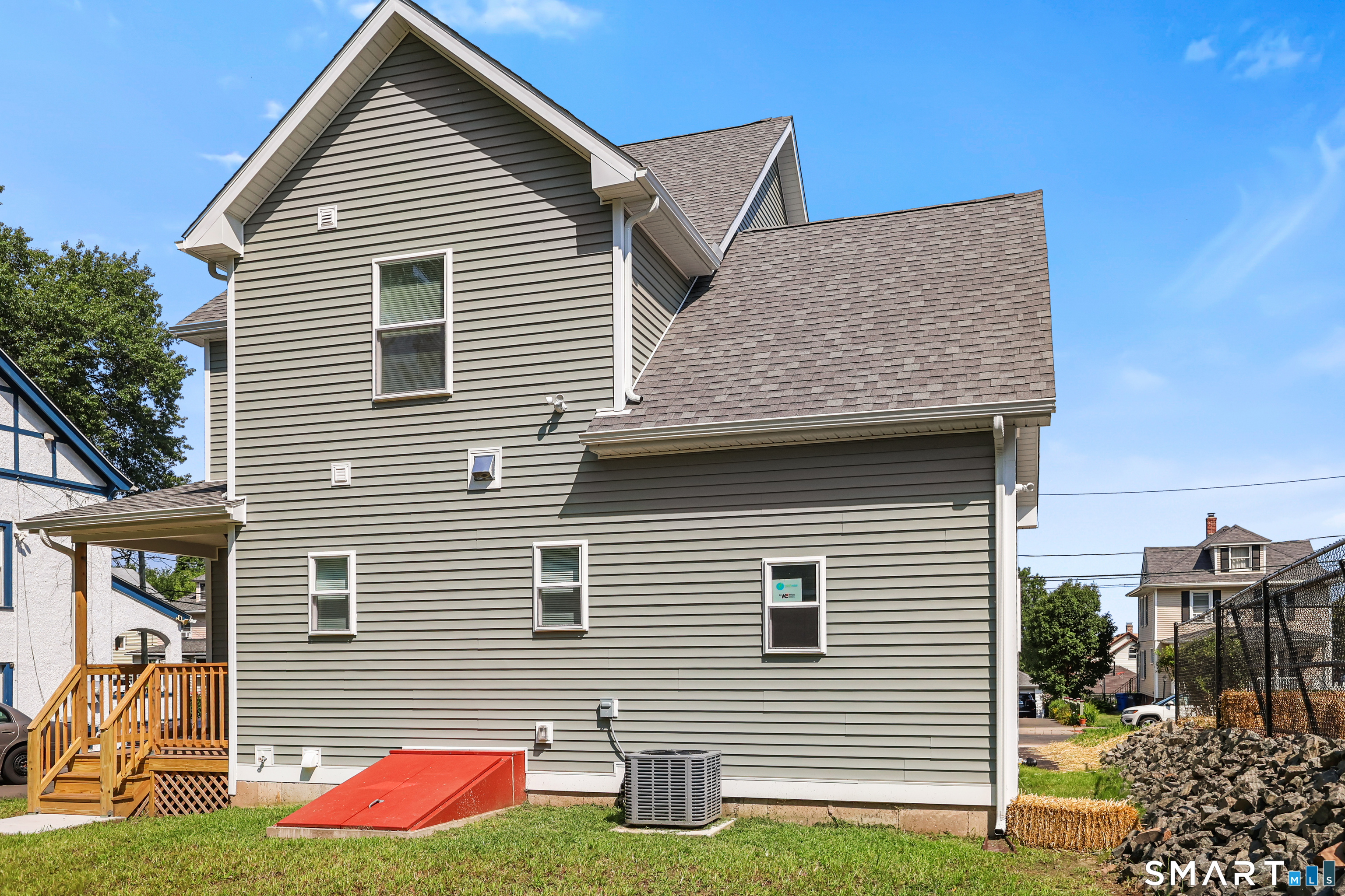 647 Broadview Terrace photo 21