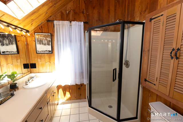 48B Swan Avenue photo 19