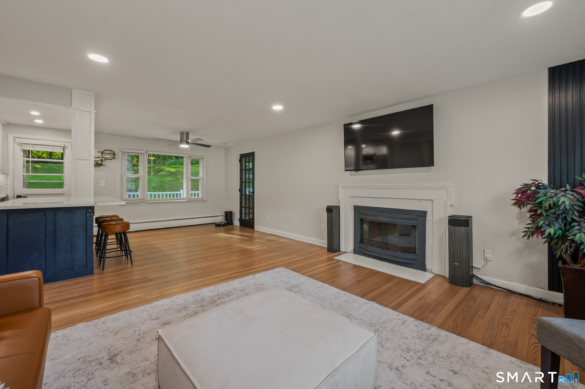183 Tunxis Avenue photo 2