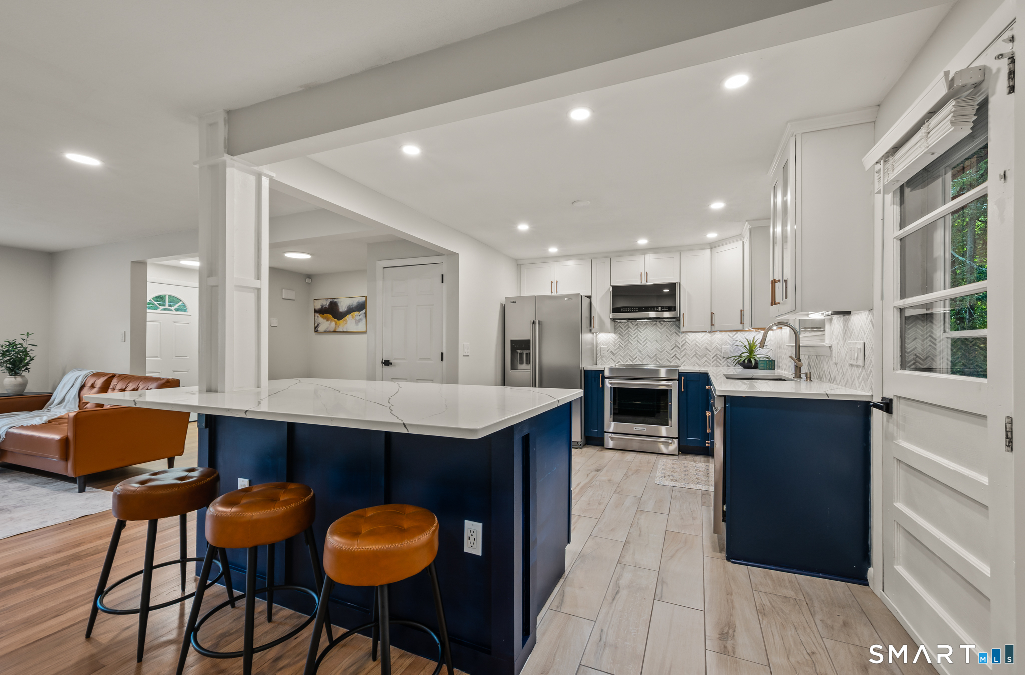 183 Tunxis Avenue photo 3