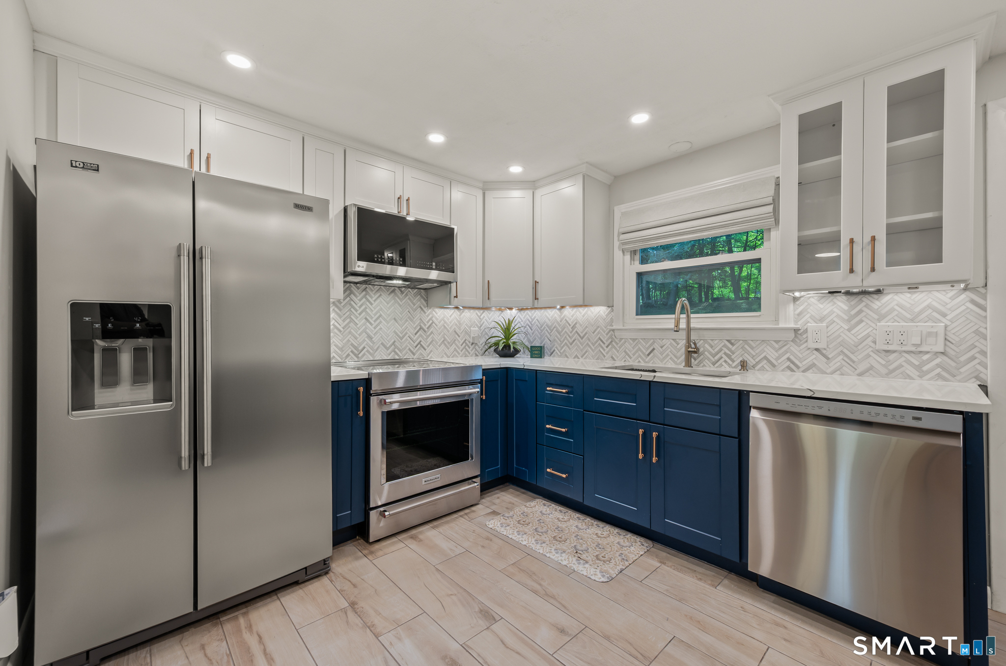 183 Tunxis Avenue photo 6