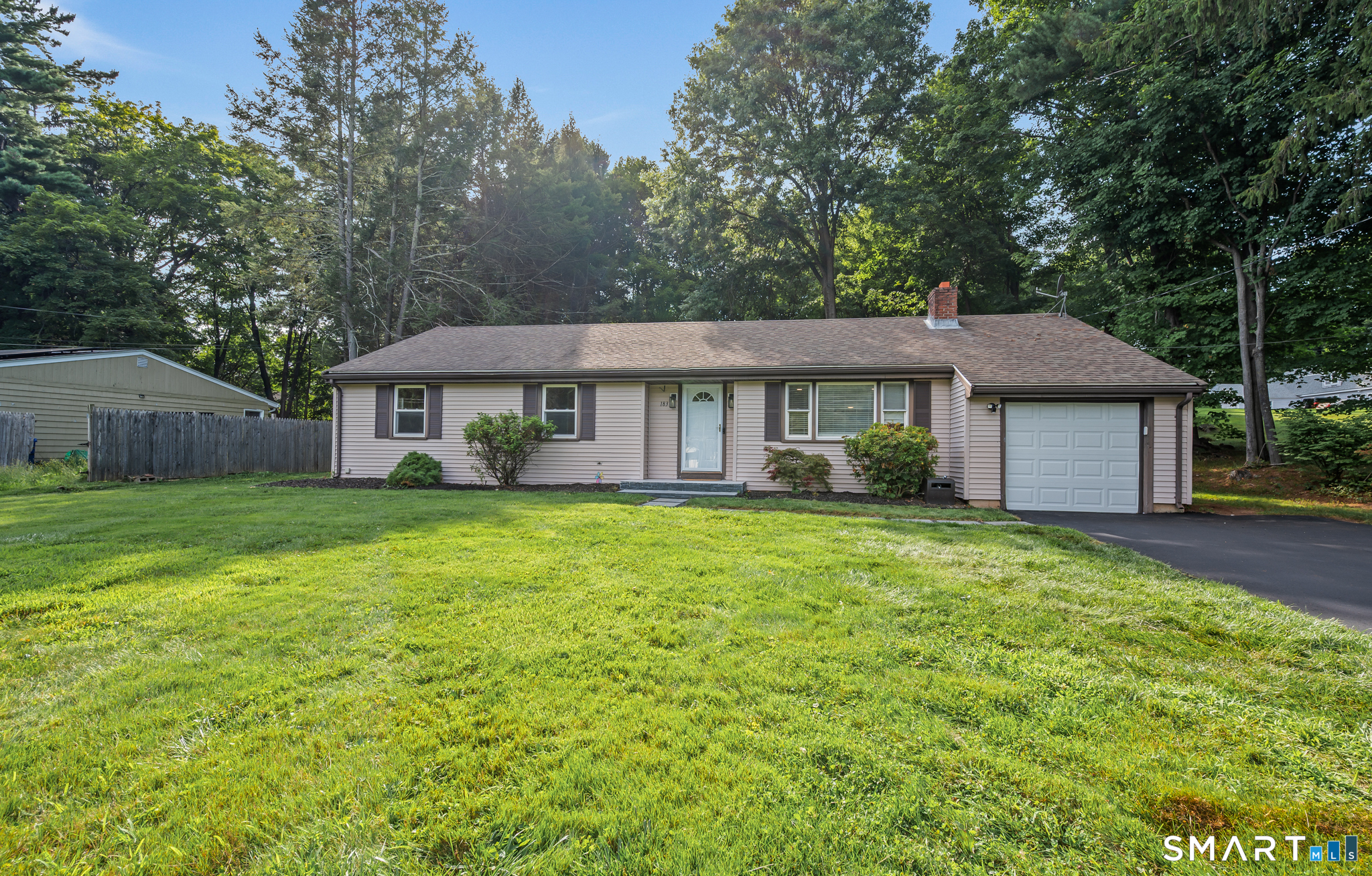 183 Tunxis Avenue photo 23