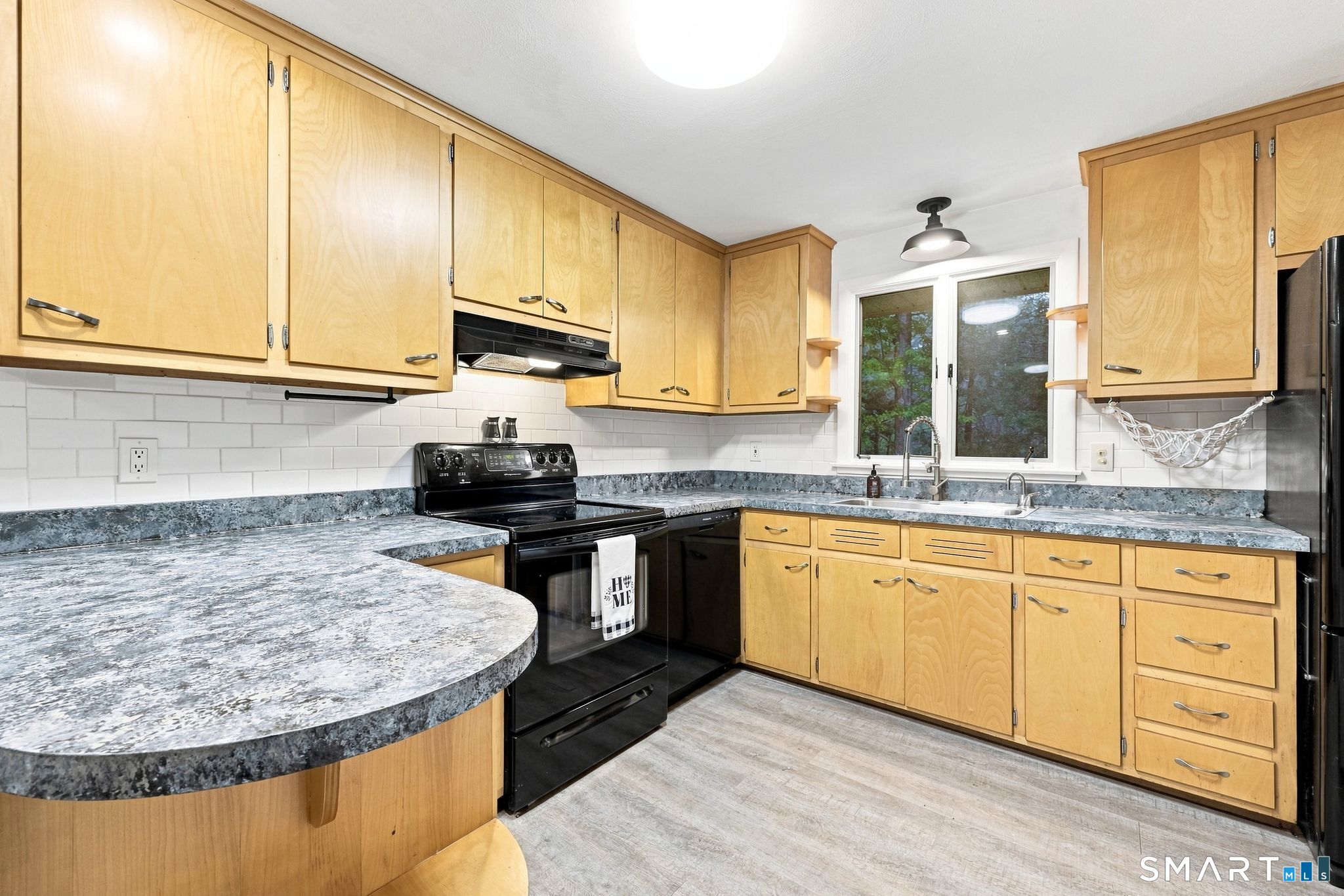 399 Foster Road photo 10