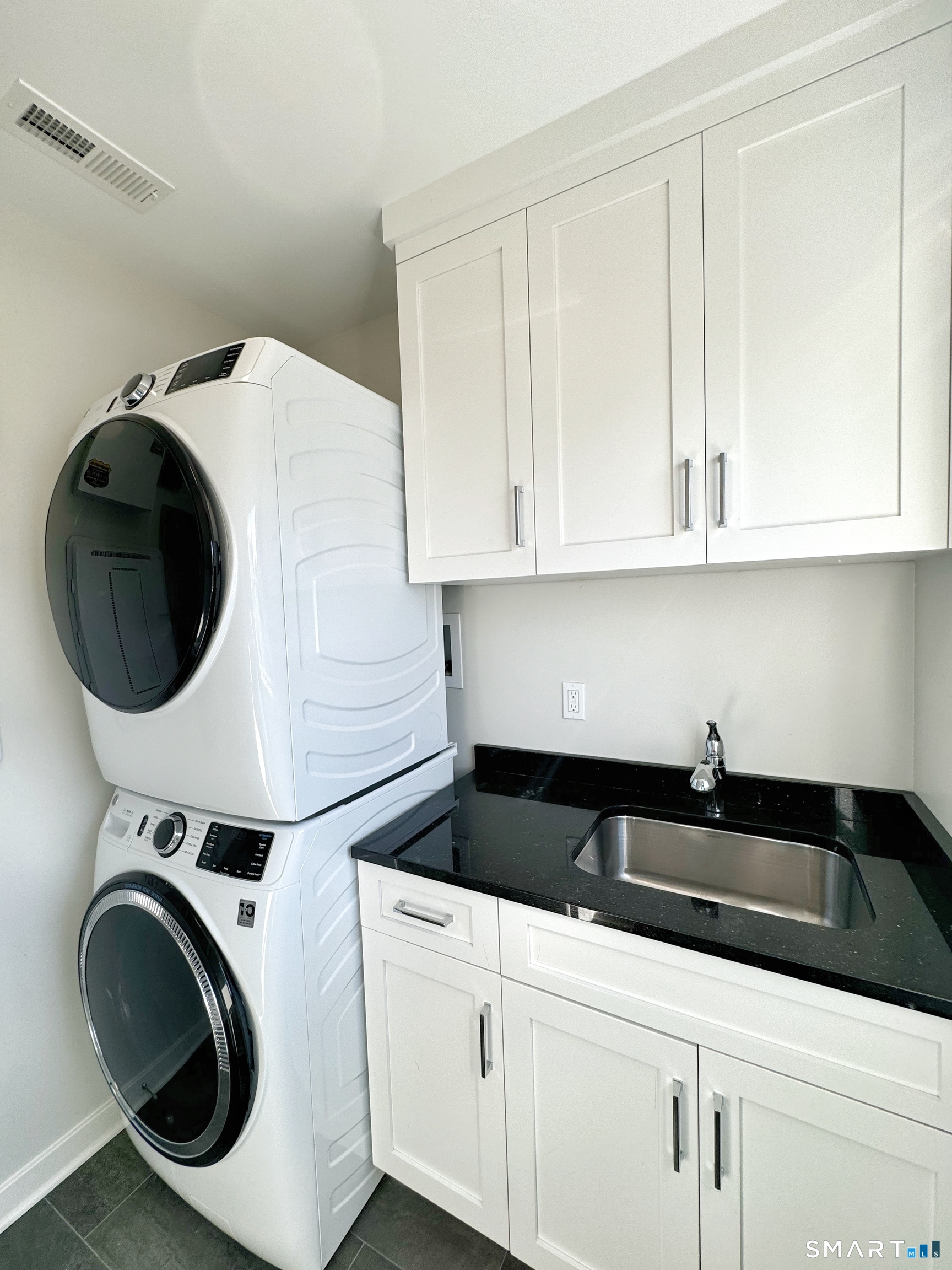 18 Catherine Street Unit #B photo 17