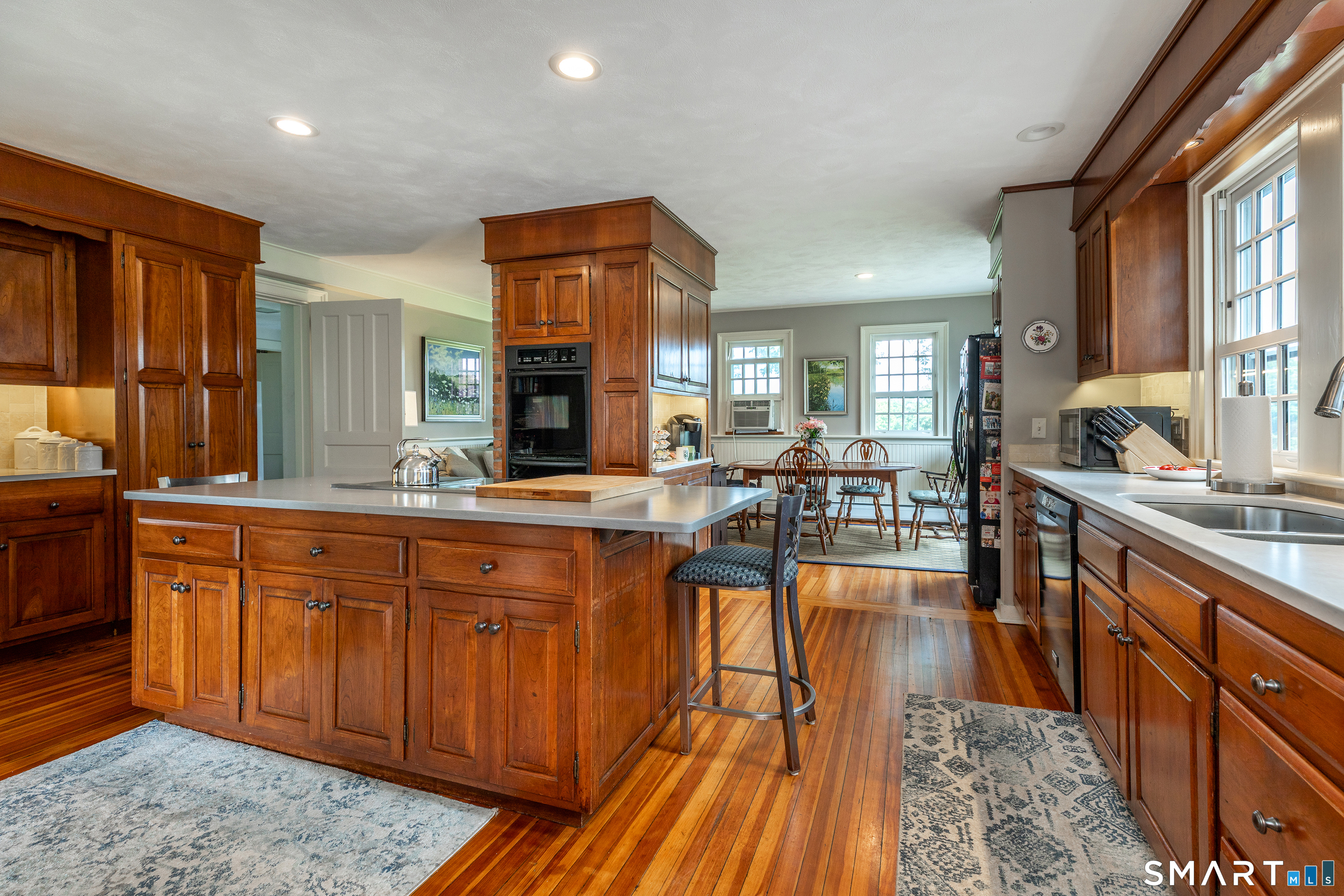 162 Hutchinson Parkway photo 14
