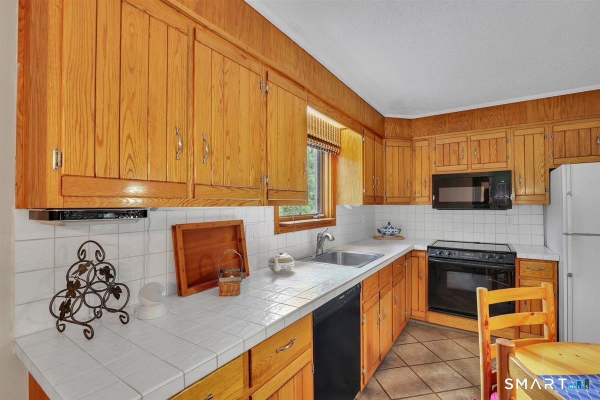 232 Jones Road photo 8