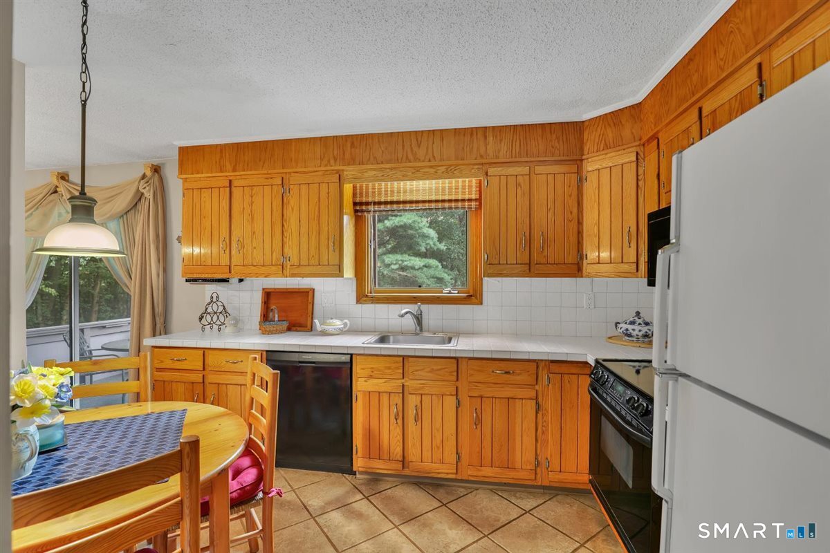 232 Jones Road photo 12
