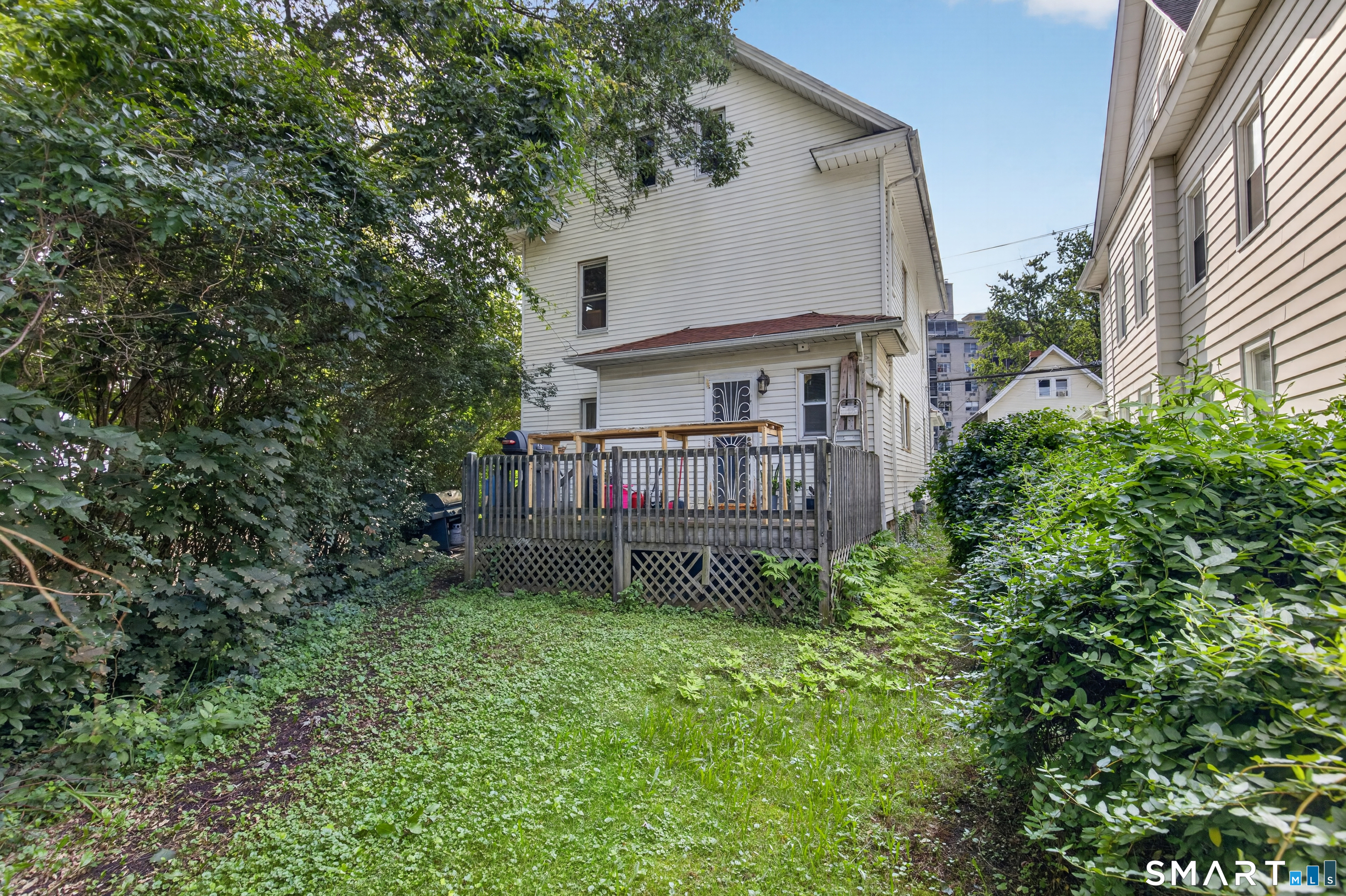 36th image of 810 Briarwood Ave, Bridgeport, CT 06604 | MLS# 24182976