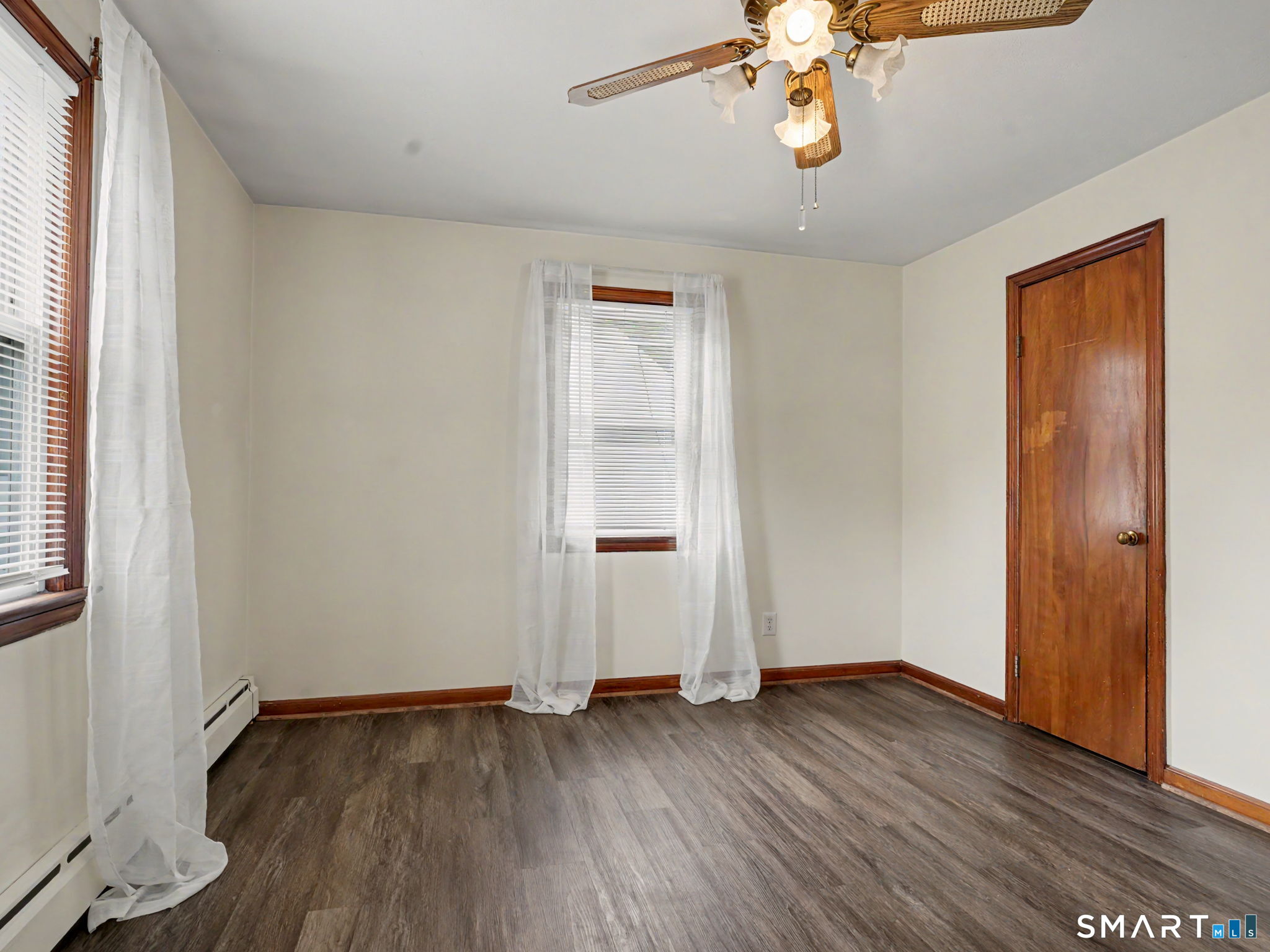 196 North Anthony Street photo 12