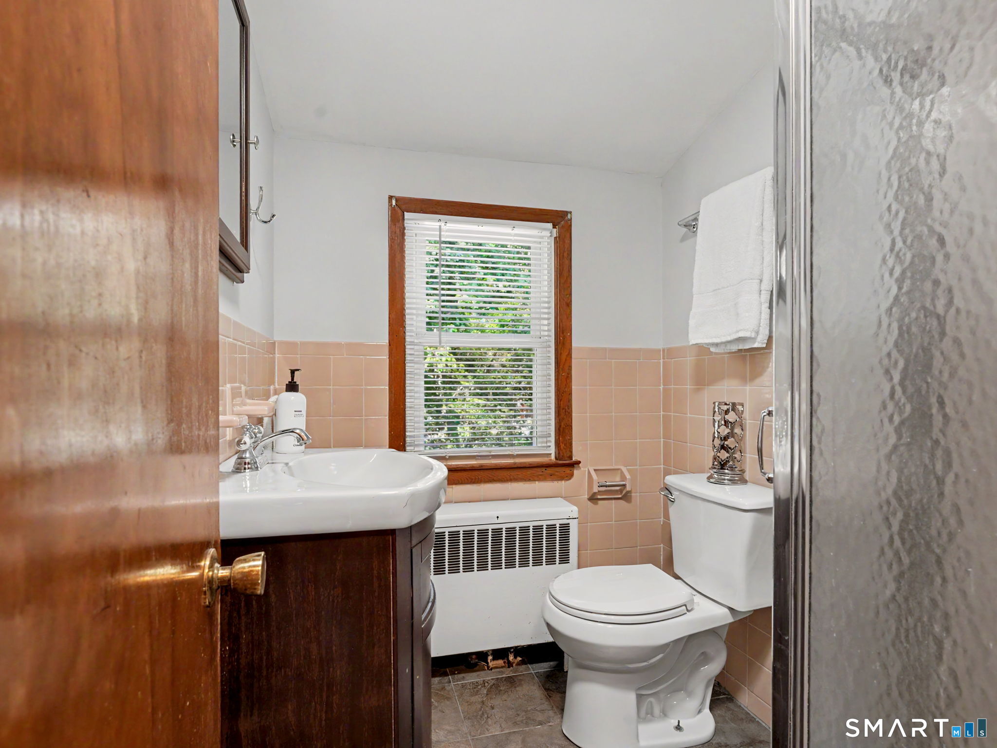 196 North Anthony Street photo 22