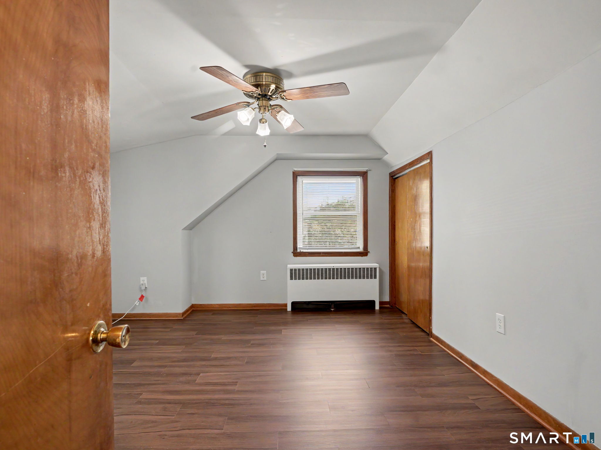 196 North Anthony Street photo 17
