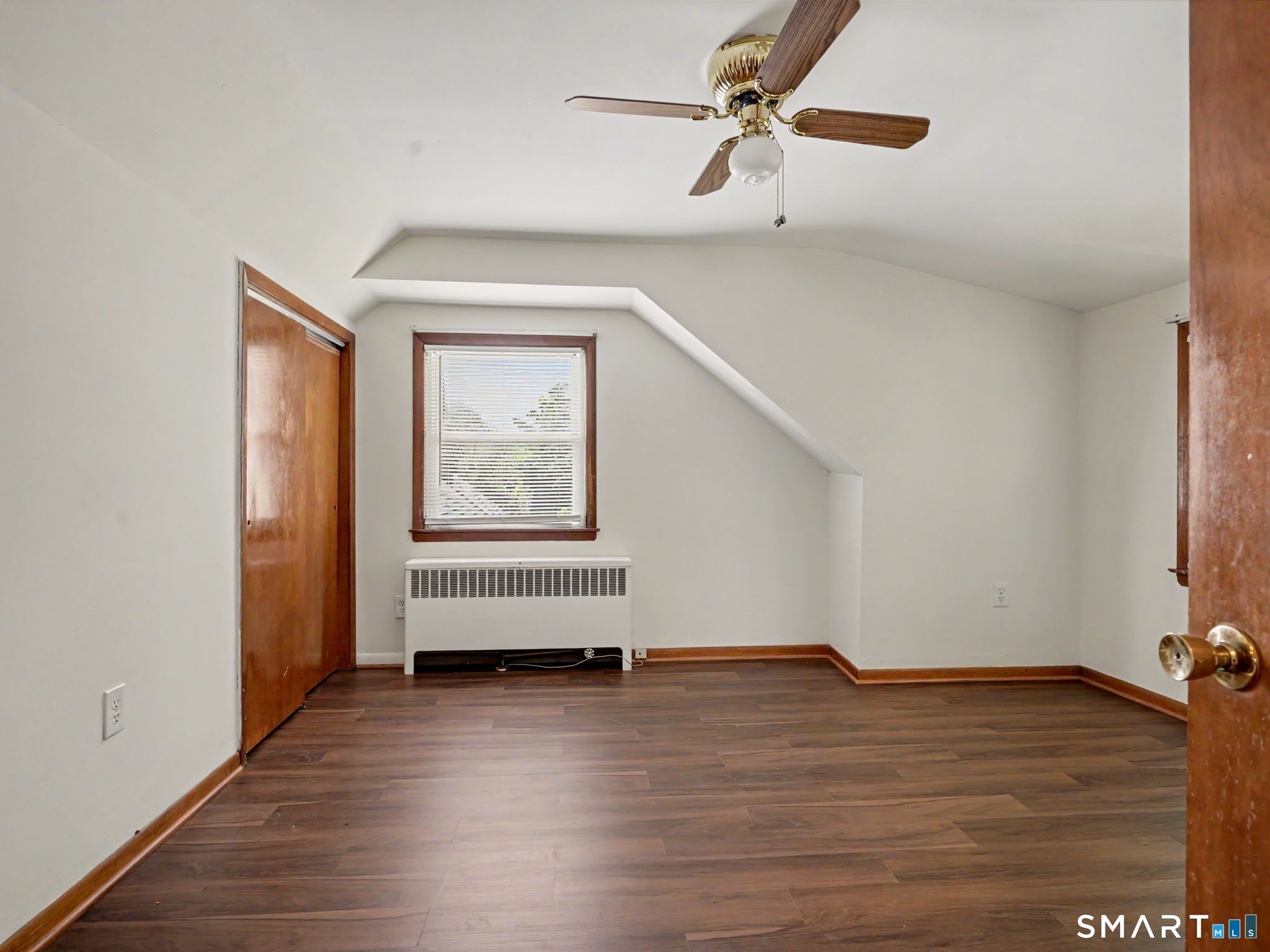 196 North Anthony Street photo 19